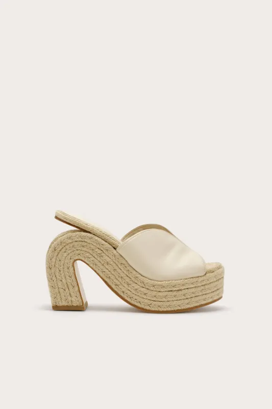 PHOEBE PLATFORM SANDAL - OFF WHITE made by Cult Gaia