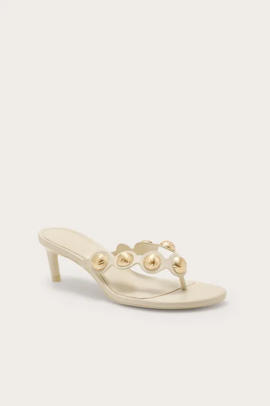 ANORA SANDAL - OFF WHITE made by Cult Gaia