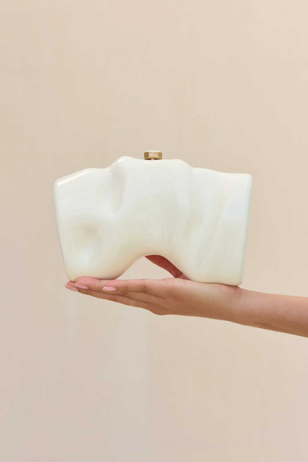 SCRUNCH CLUTCH - WHITE sold by Cult Gaia