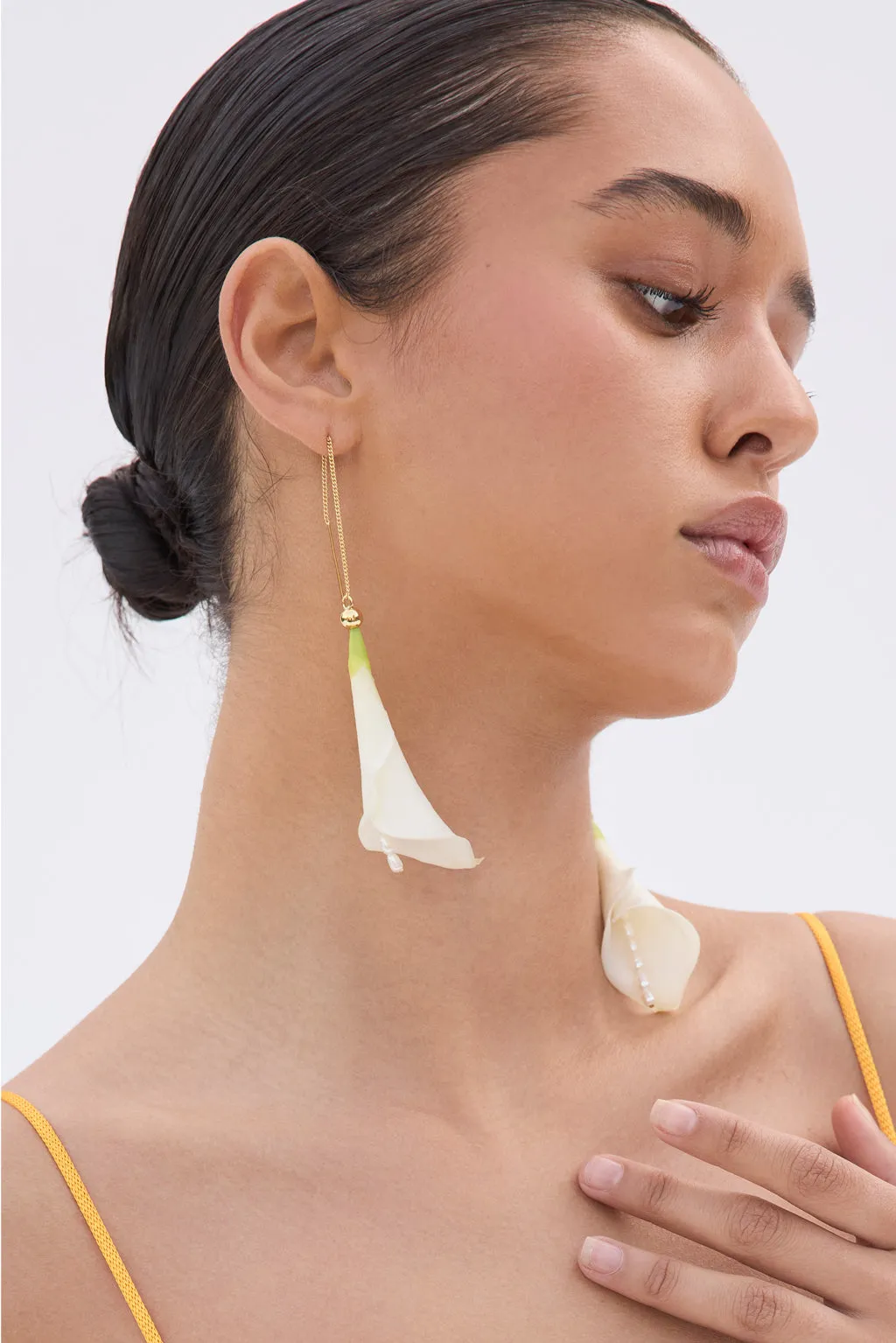 CALLA EARRING - WHITE sold by Cult Gaia product image thumbnail 3