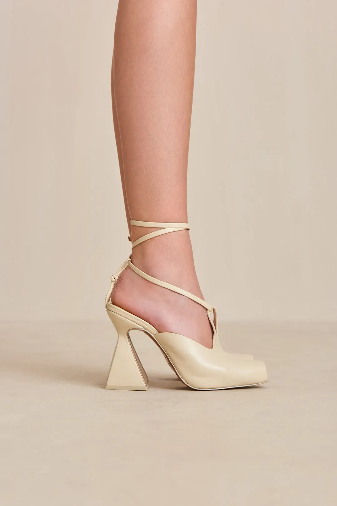 LORENA MULE - ALABASTER sold by Cult Gaia product image thumbnail 4