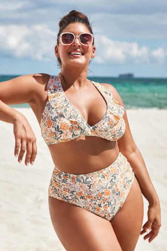 Elodie Ditsy Floral Ruched Plus Size Bikini Bottom sold by Cupshe