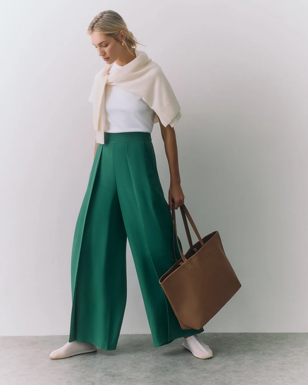 Silk Pleated Pant sold by Cuyana product image thumbnail 3