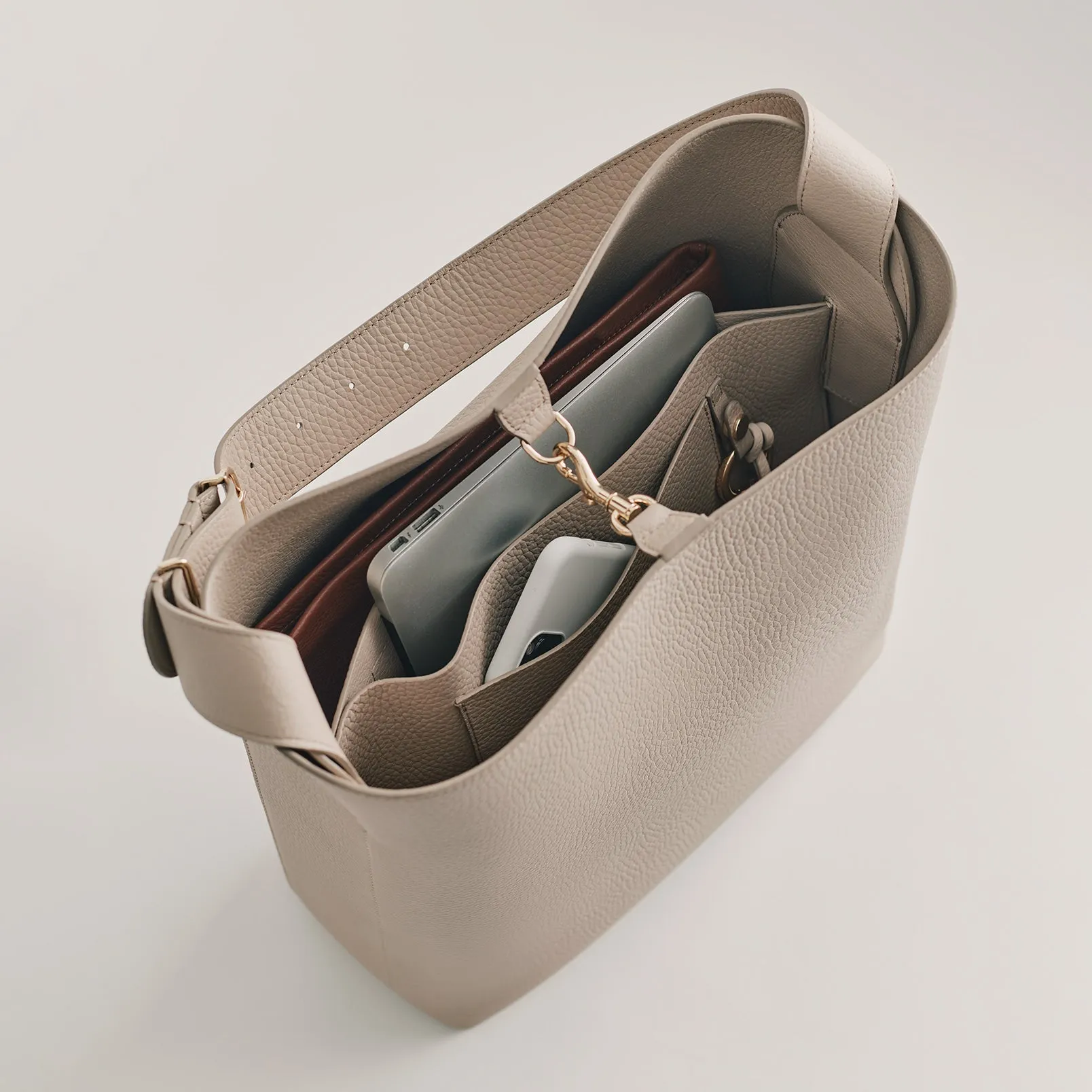 Oversized Linea Bag sold by Cuyana product image thumbnail 3