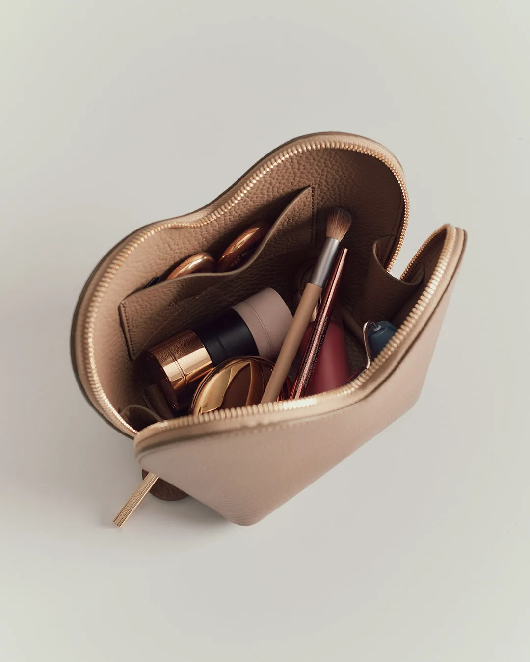 Mini Heart Case sold by Cuyana product image thumbnail 2