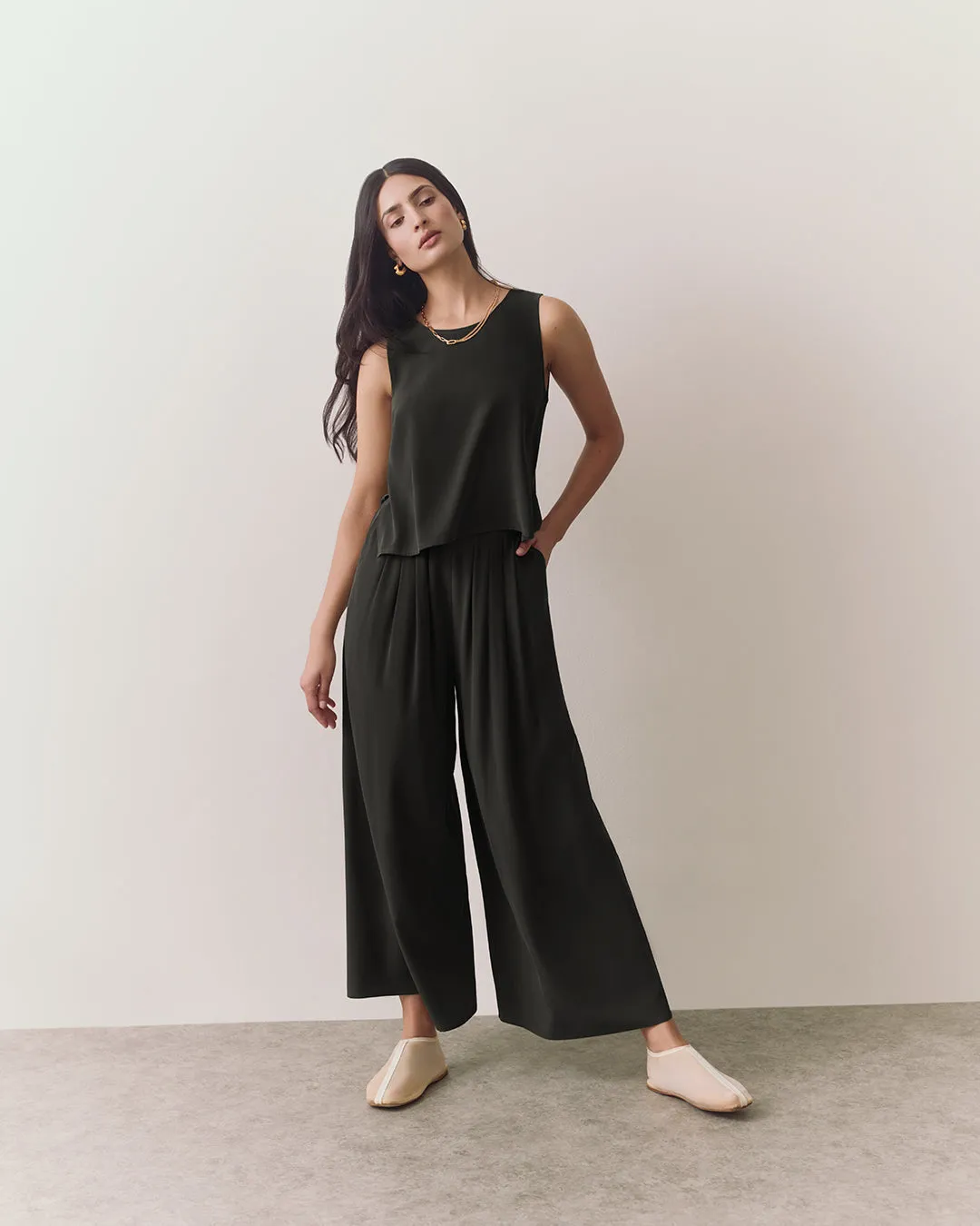 Washable Silk Cropped Pleated Pant sold by Cuyana product image thumbnail 3