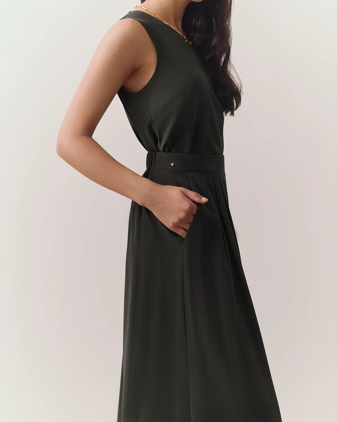 Washable Silk Cropped Pleated Pant sold by Cuyana product image thumbnail 4