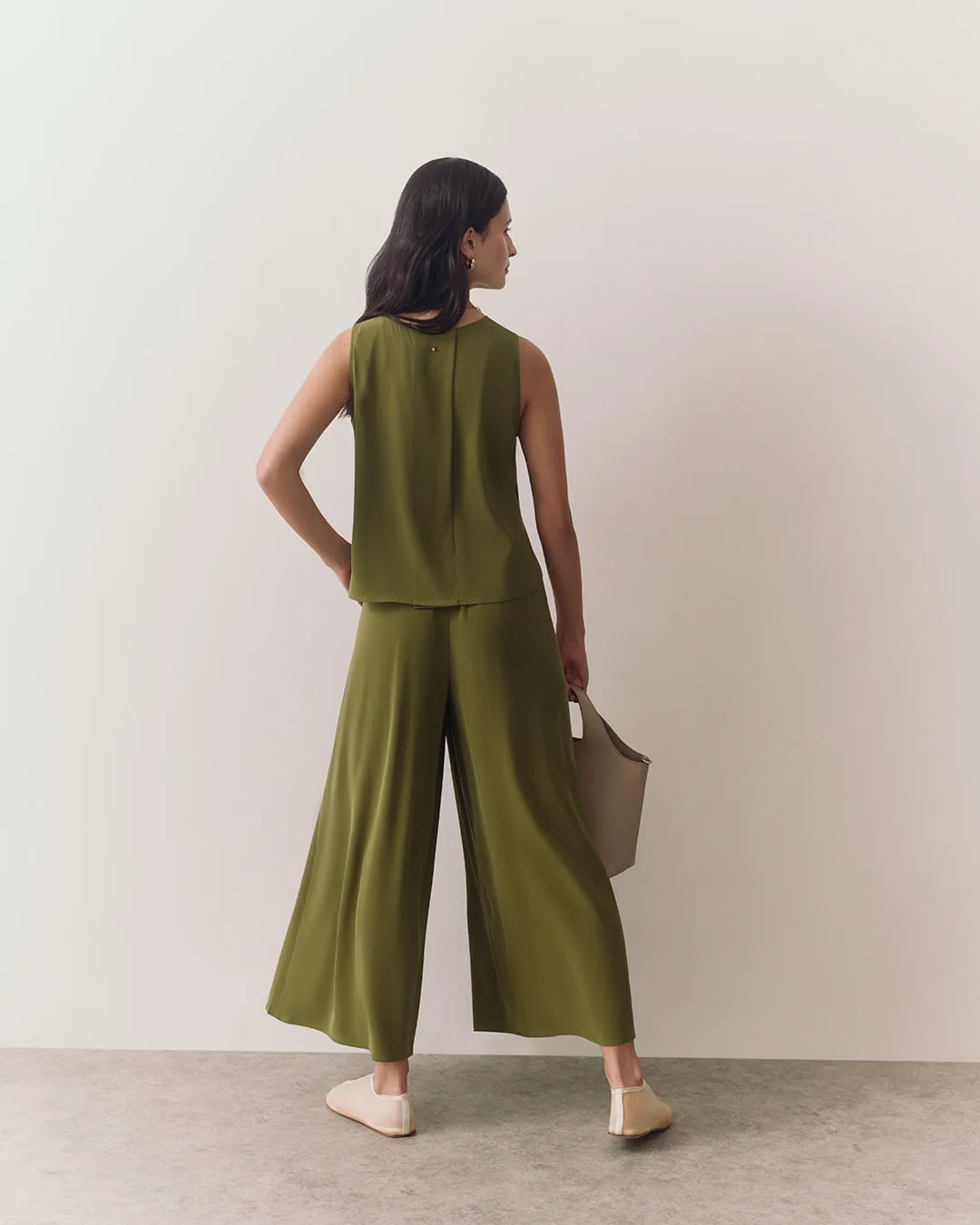 Washable Silk Cropped Pleated Pant sold by Cuyana product image thumbnail 2