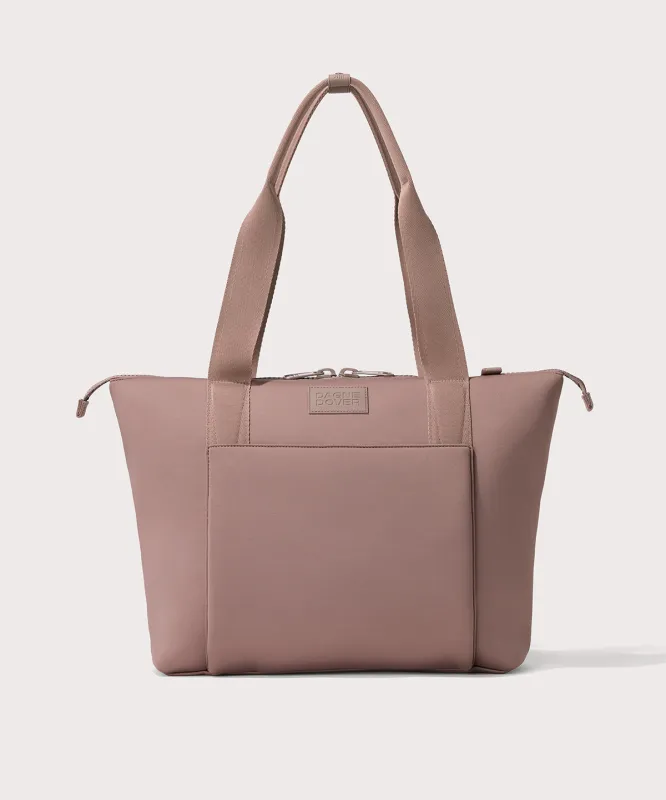Noa Tote in Dune made by Dagne Dover