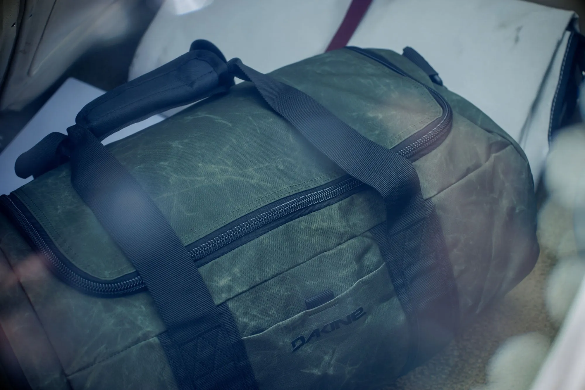 EQ Duffle 2.0 50L - Carbon Heather sold by Dakine product image thumbnail 4