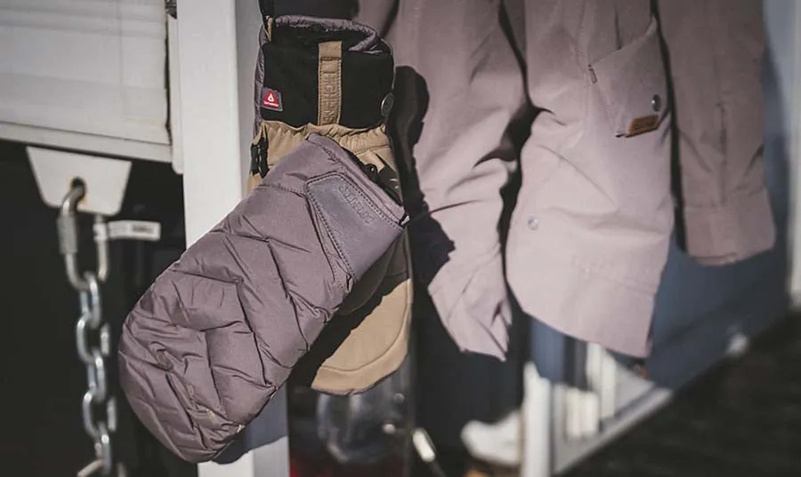 Tundra GORE-TEX Mitt - Women's sold by Dakine product image thumbnail 5
