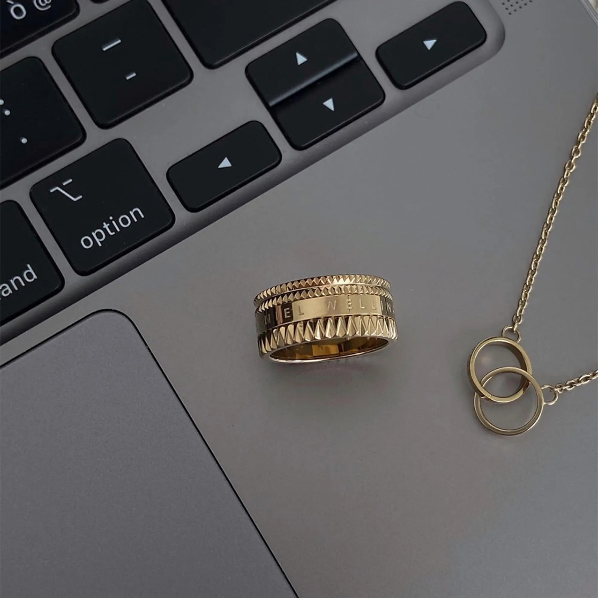 Elevation Ring Gold sold by Daniel Wellington product image thumbnail 2