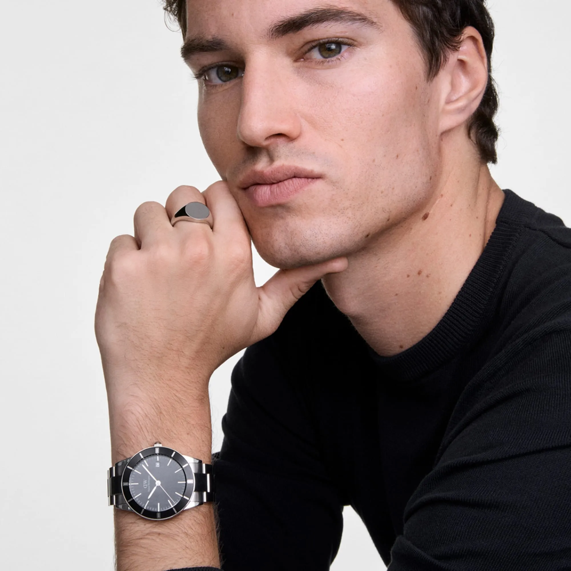 Iconic Paradigma Link Black Enamel sold by Daniel Wellington product image thumbnail 2