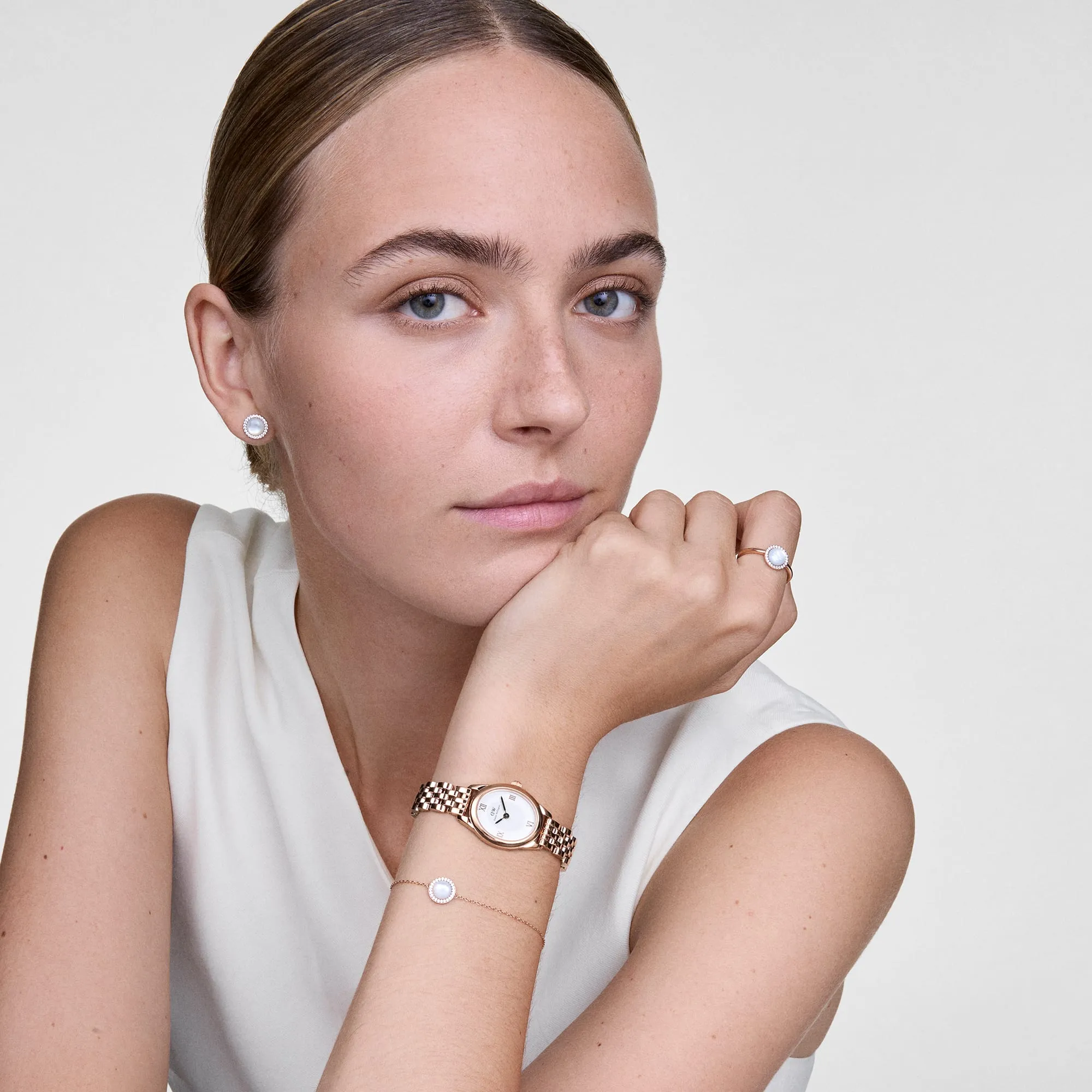 Audrey Bracelet Mother of Pearl Rose Gold sold by Daniel Wellington product image thumbnail 2