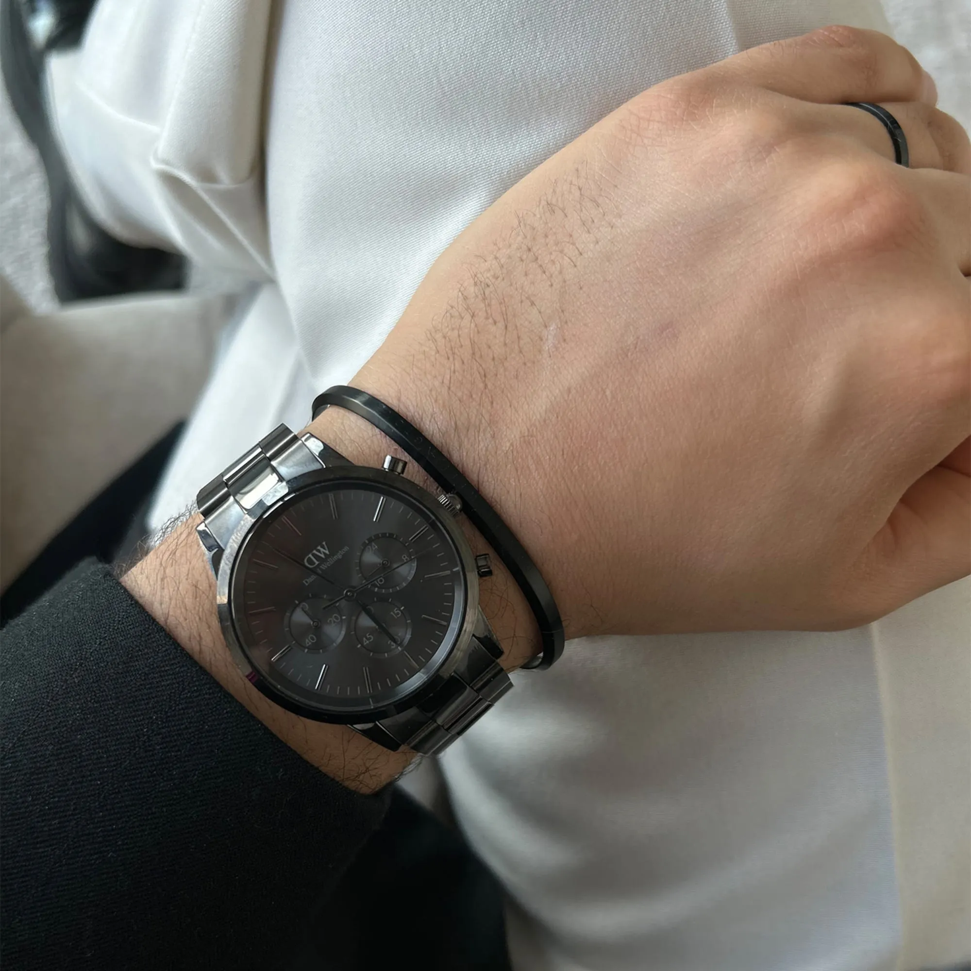Iconic Chronograph Link Onyx B sold by Daniel Wellington product image thumbnail 2