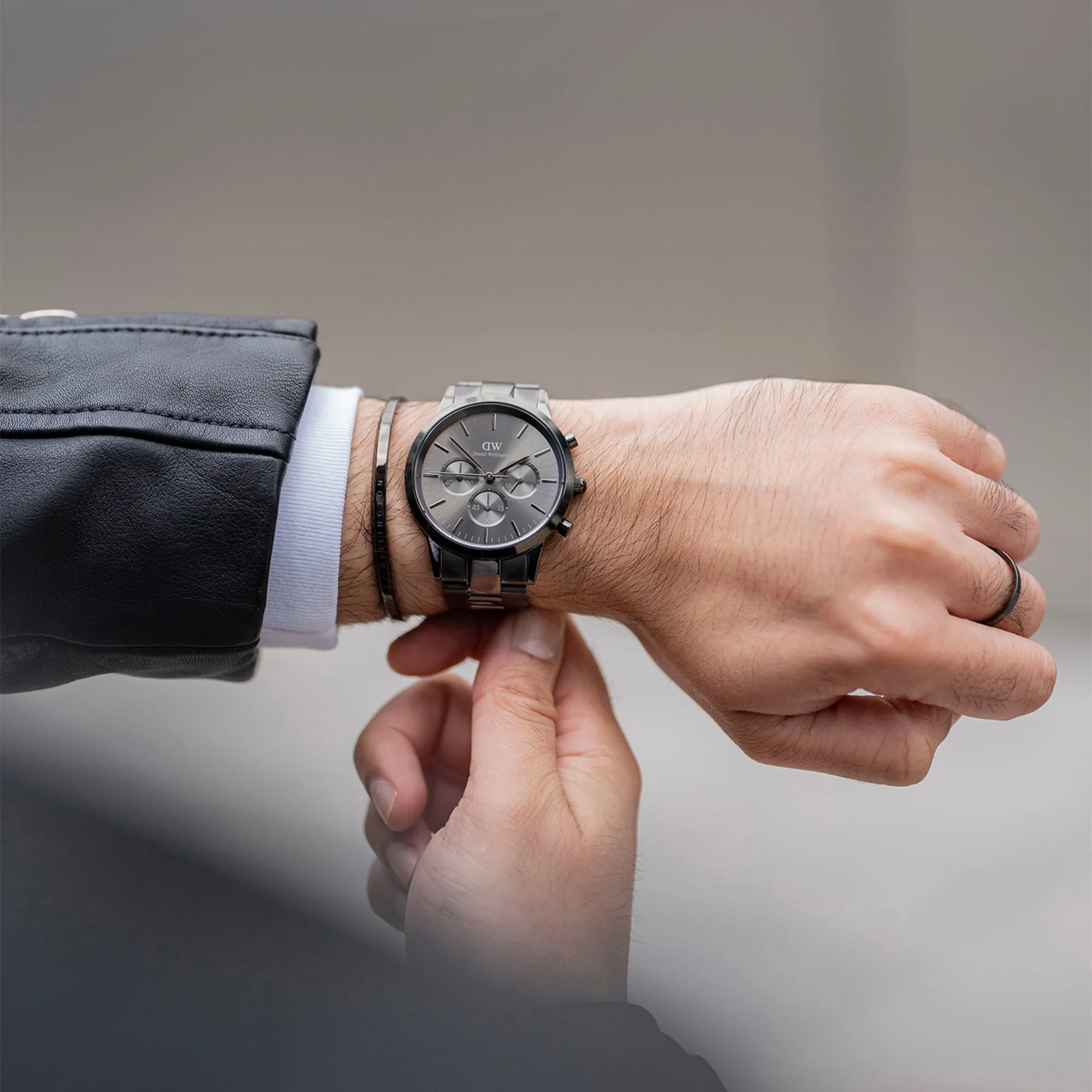 Classic Bracelet Graphite sold by Daniel Wellington product image thumbnail 4