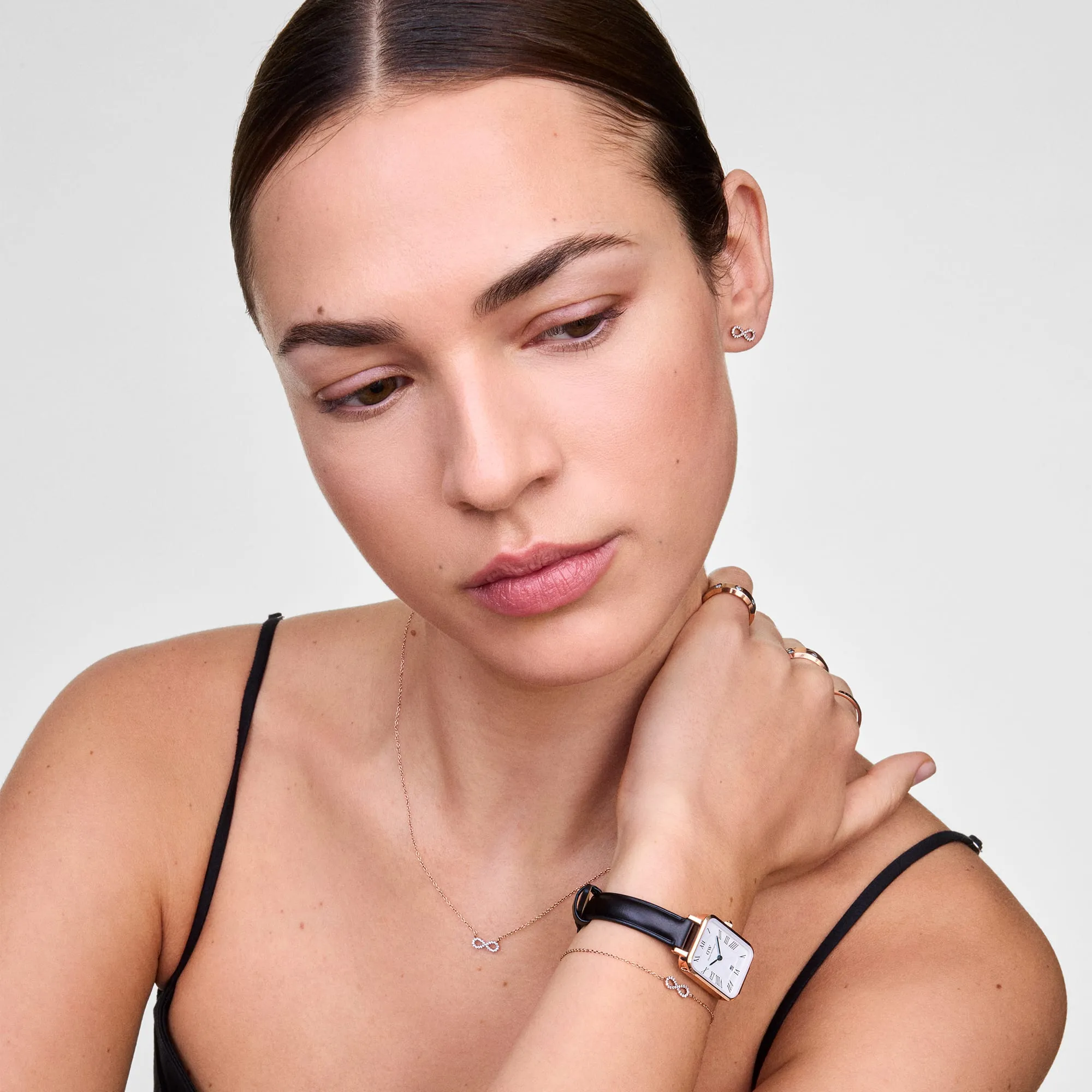 Mirelle Infinity Necklace Rose Gold sold by Daniel Wellington product image thumbnail 2