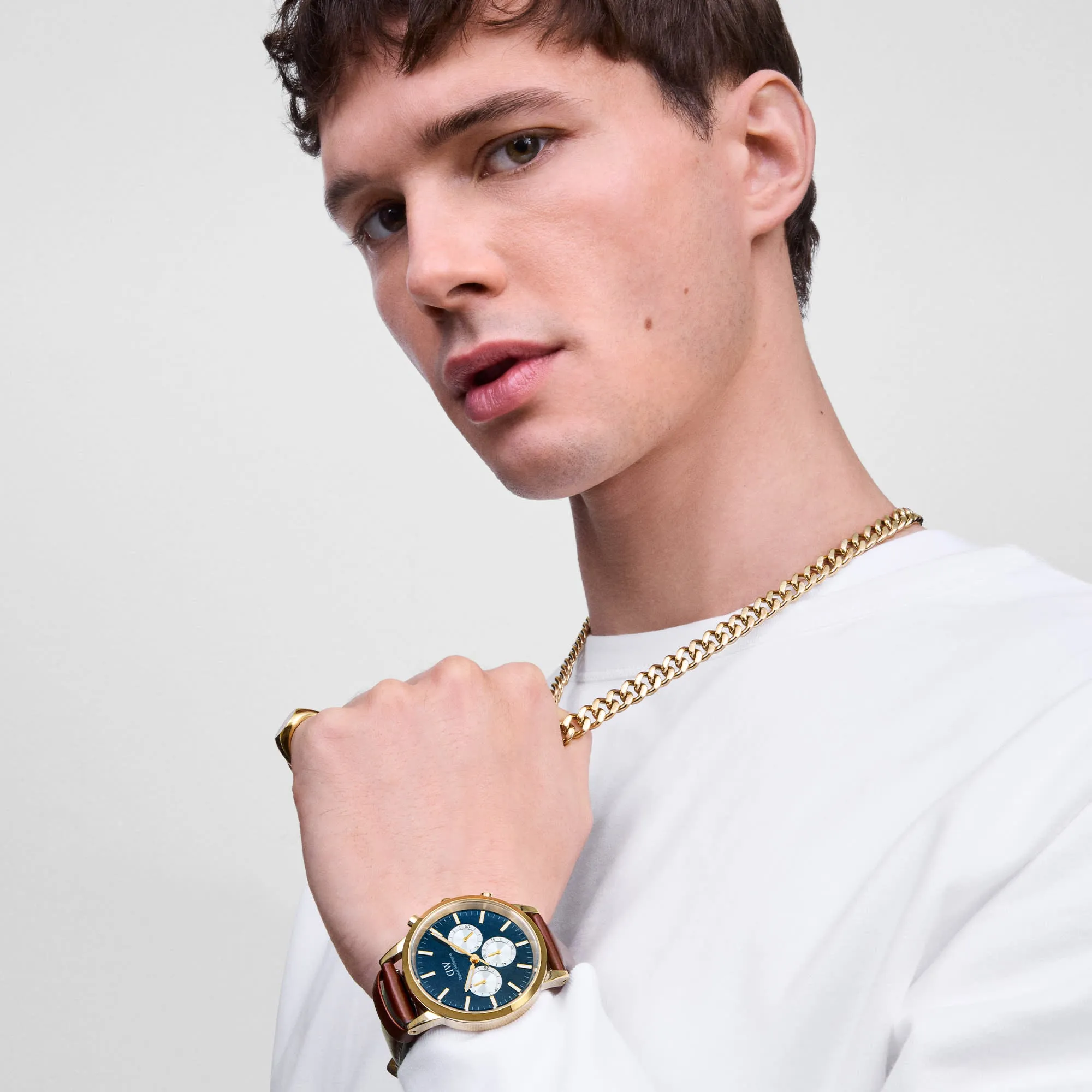 Ellipse Cuban Chain Necklace Gold sold by Daniel Wellington product image thumbnail 2