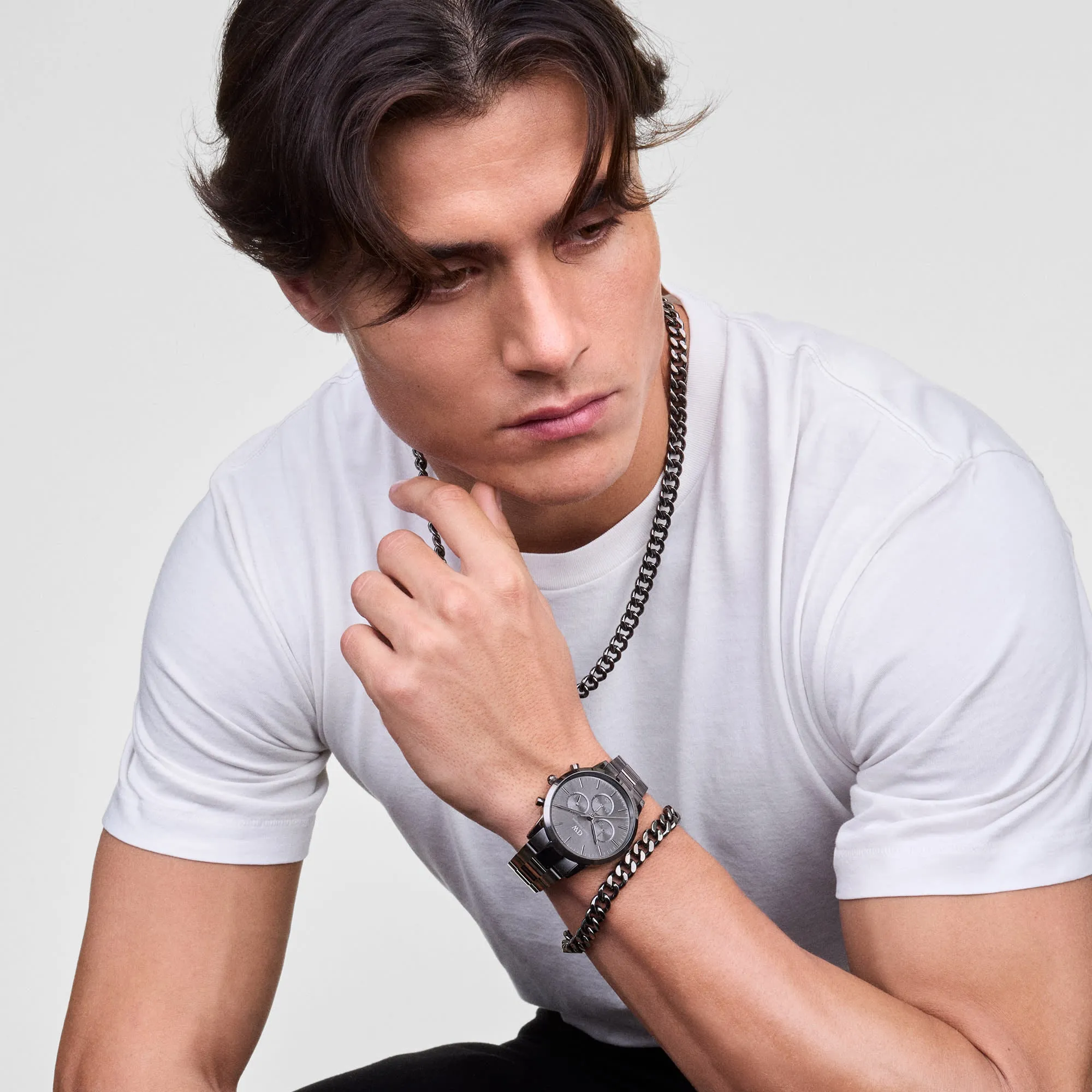 Ellipse Cuban Chain Necklace Graphite sold by Daniel Wellington product image thumbnail 2