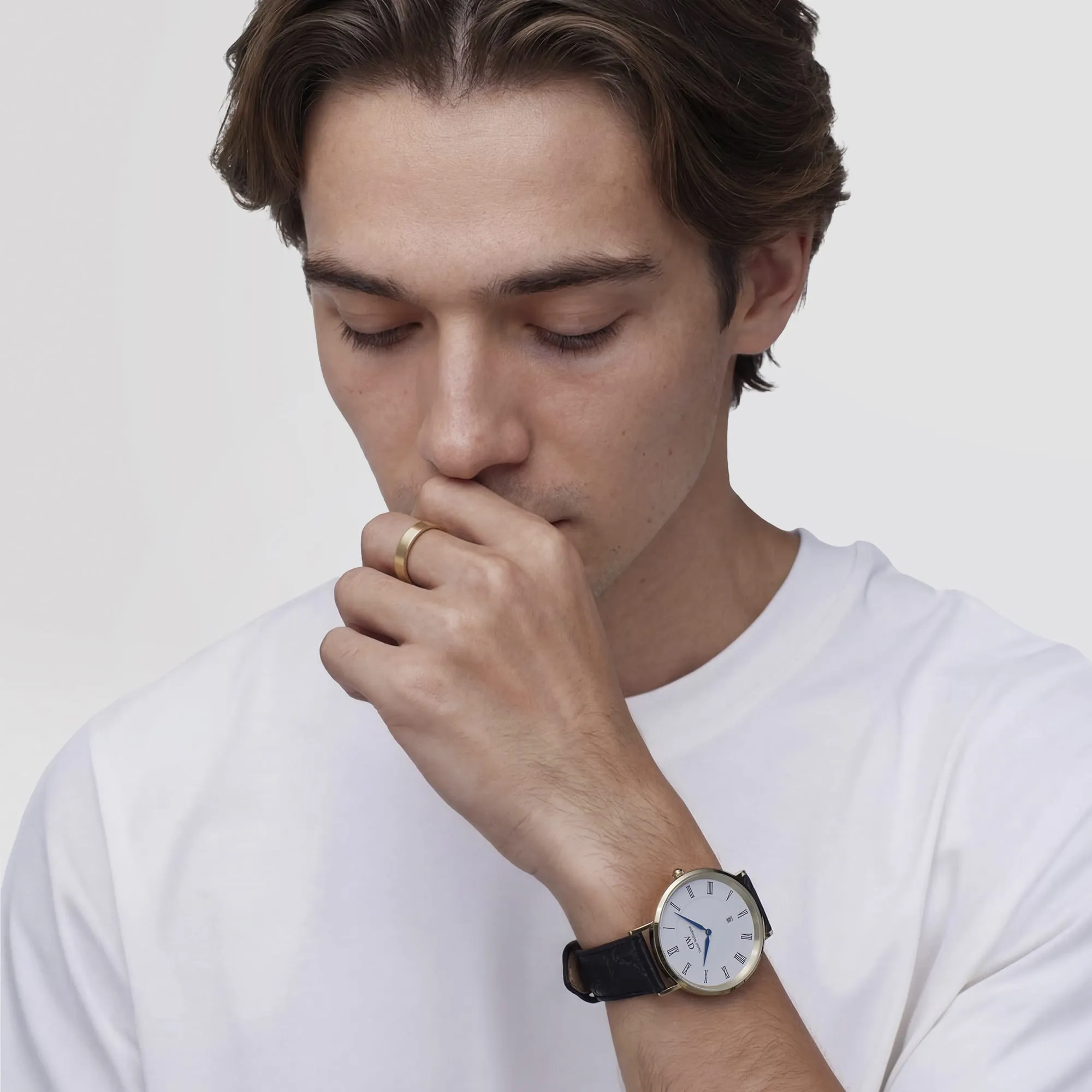 Line Ring Brushed Gold 4.5mm sold by Daniel Wellington product image thumbnail 2