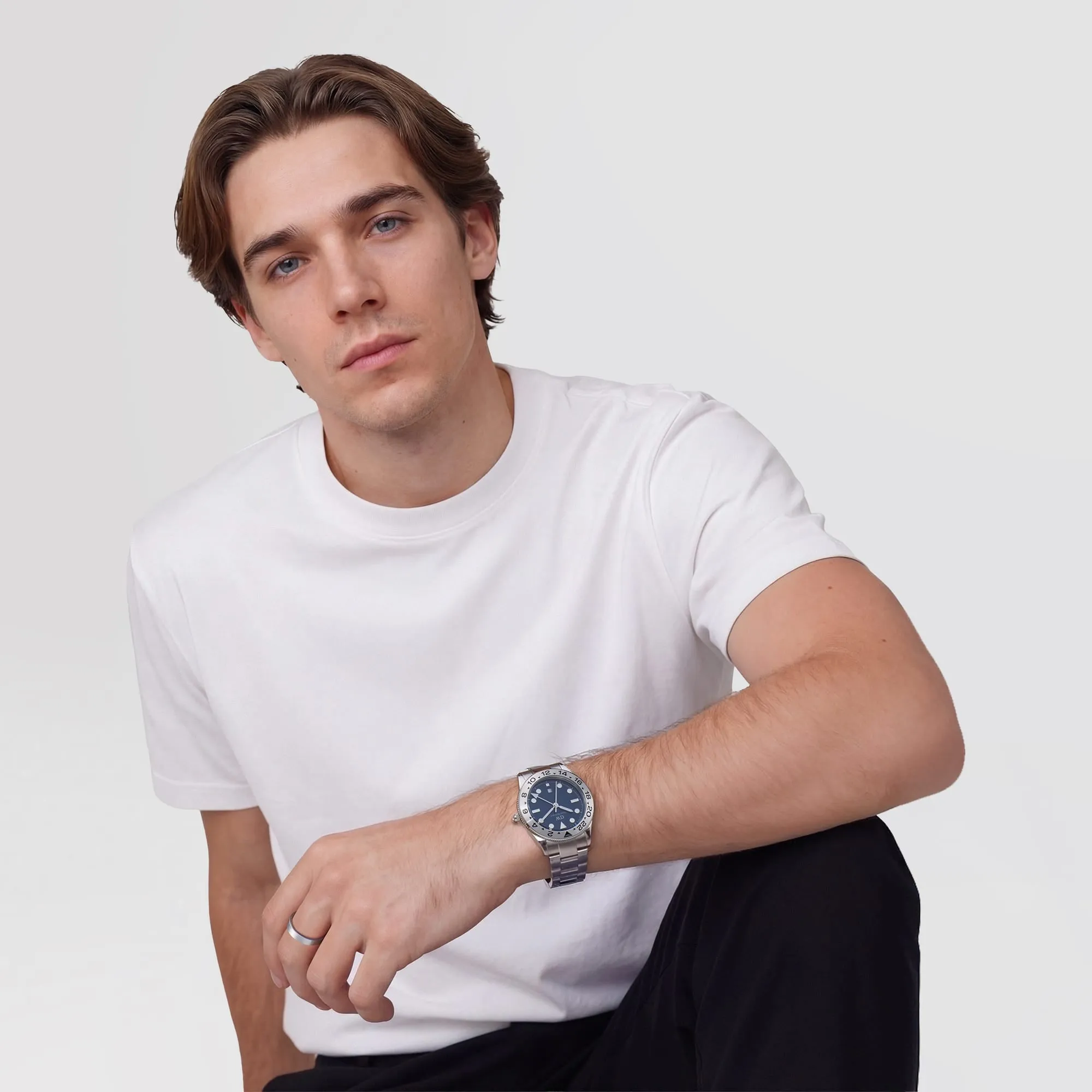 Line Ring Brushed Silver 4.5mm sold by Daniel Wellington product image thumbnail 2