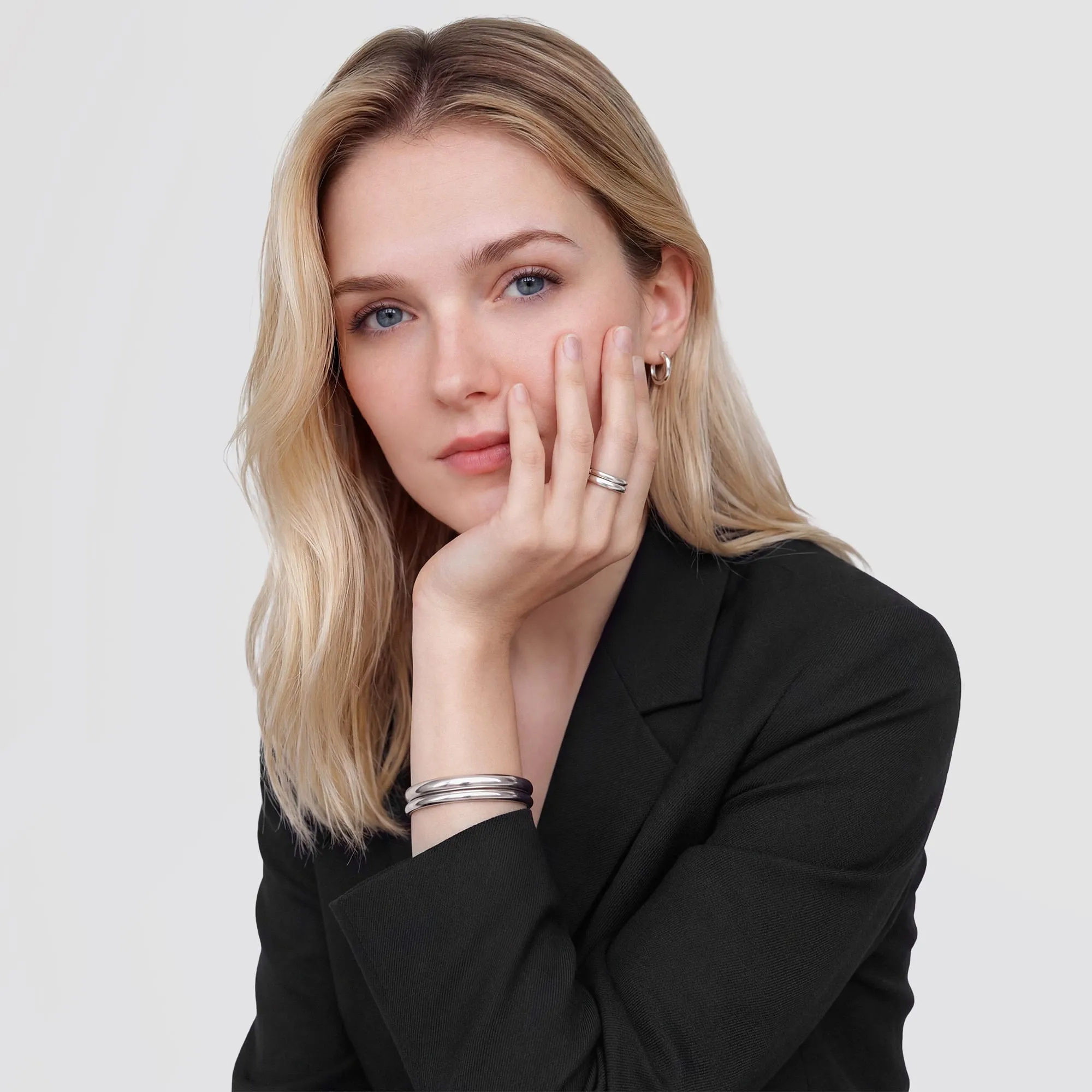 Arch Ring Silver 2.5mm sold by Daniel Wellington product image thumbnail 2