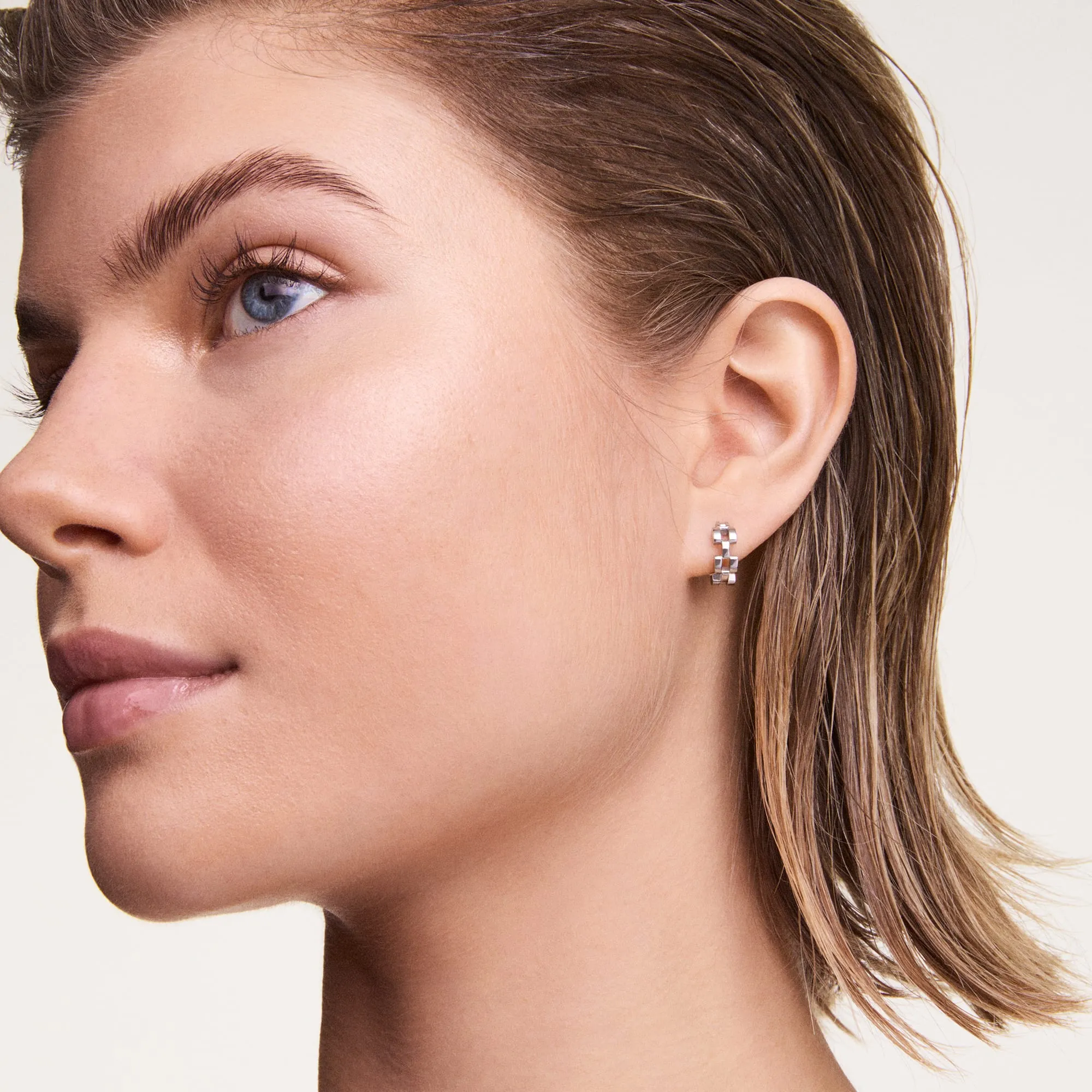 3-Link Earrings Silver sold by Daniel Wellington product image thumbnail 2