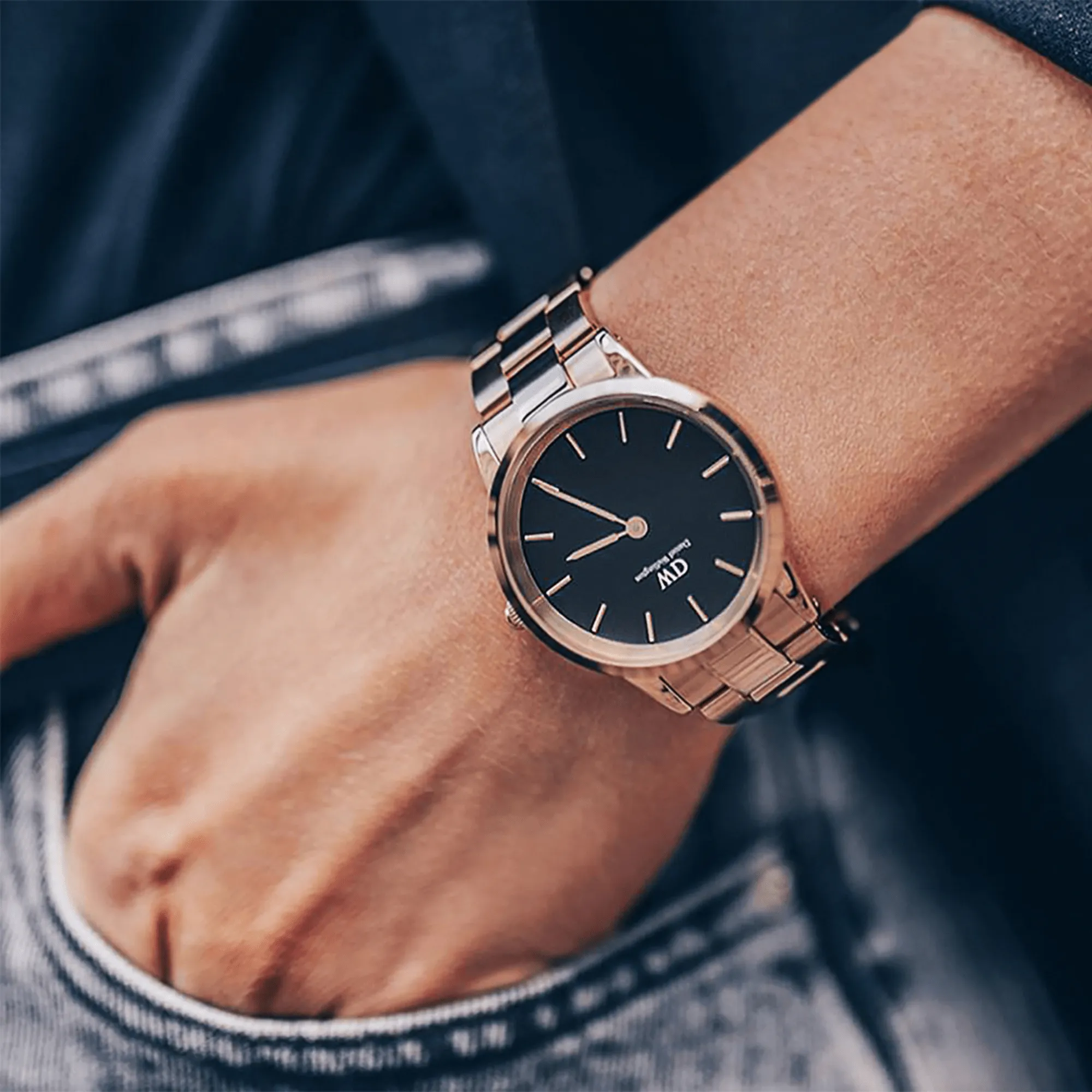 Iconic Link Black Rose Gold sold by Daniel Wellington product image thumbnail 2