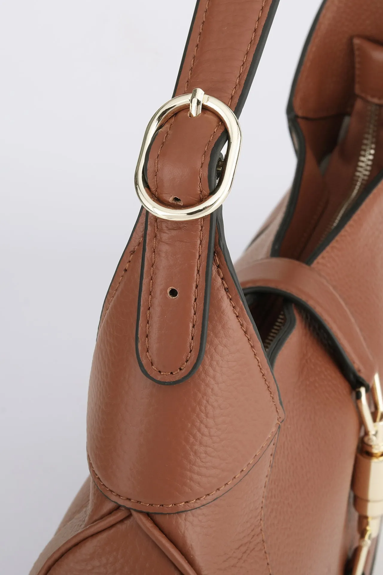 JUNA SHOULDER BAG sold by Danier product image thumbnail 4