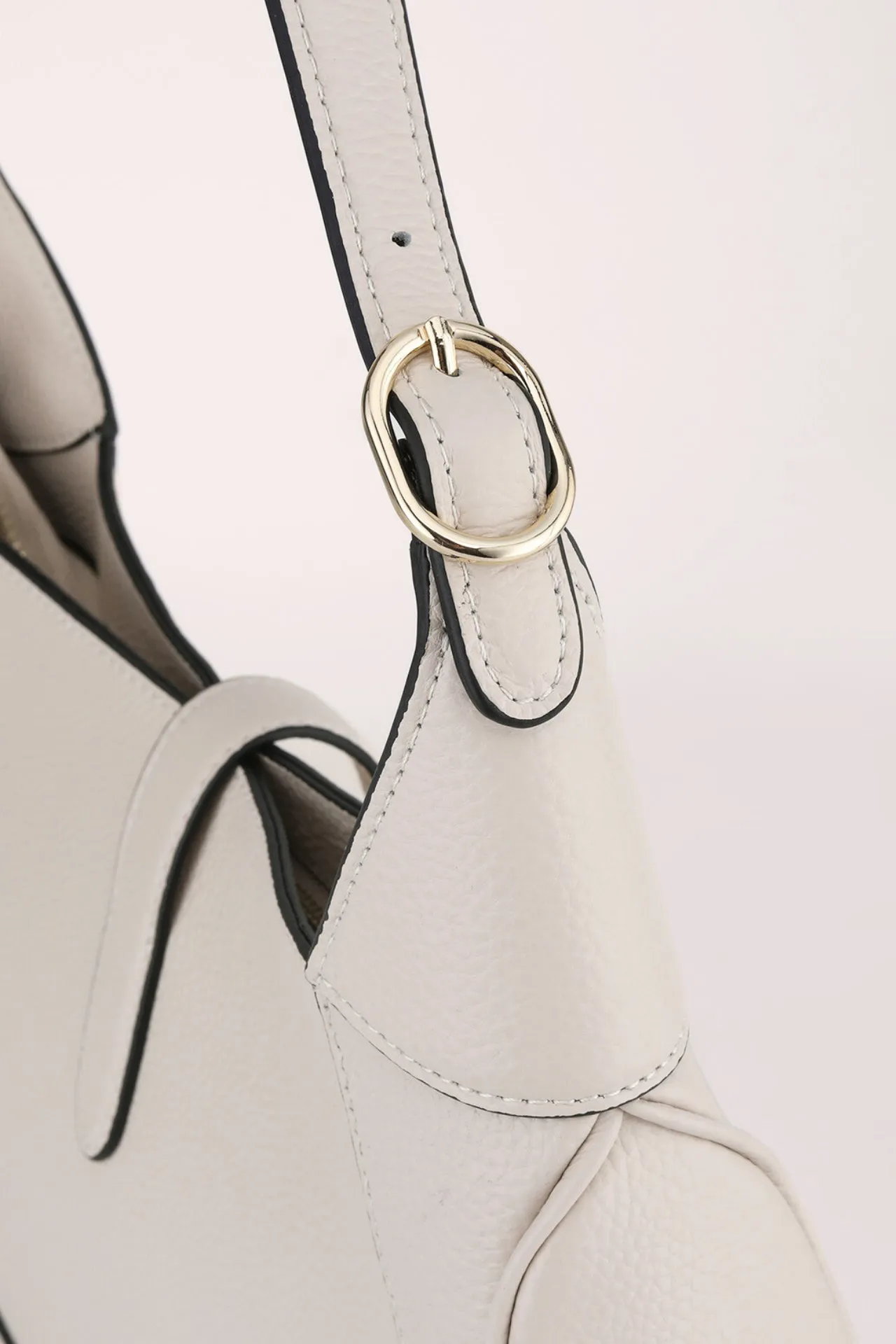 JUNA SHOULDER BAG sold by Danier product image thumbnail 4