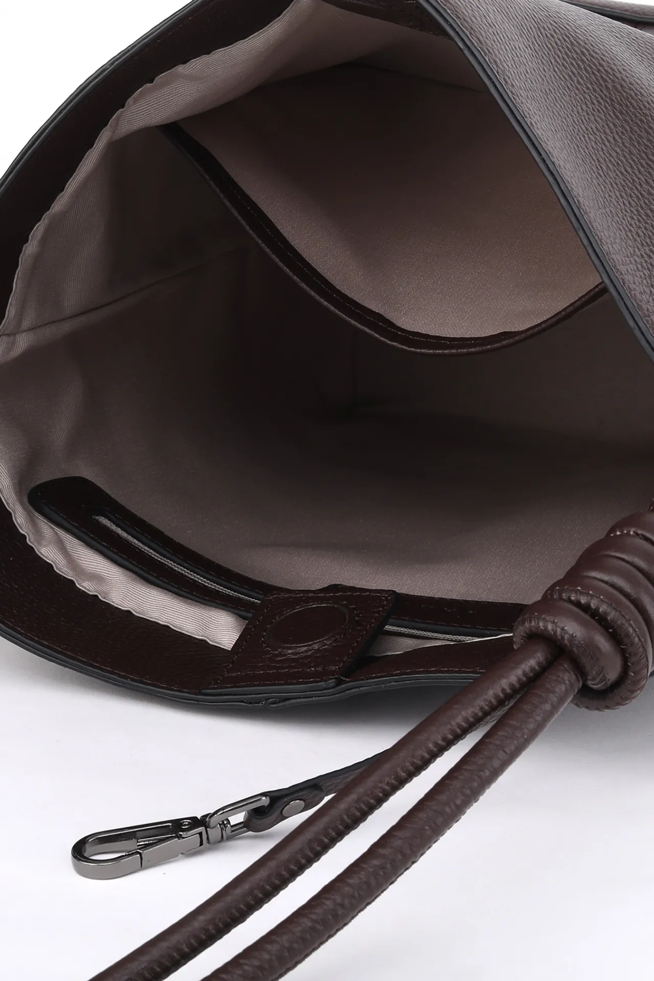 HARPER MEDIUM TOTE sold by Danier product image thumbnail 4