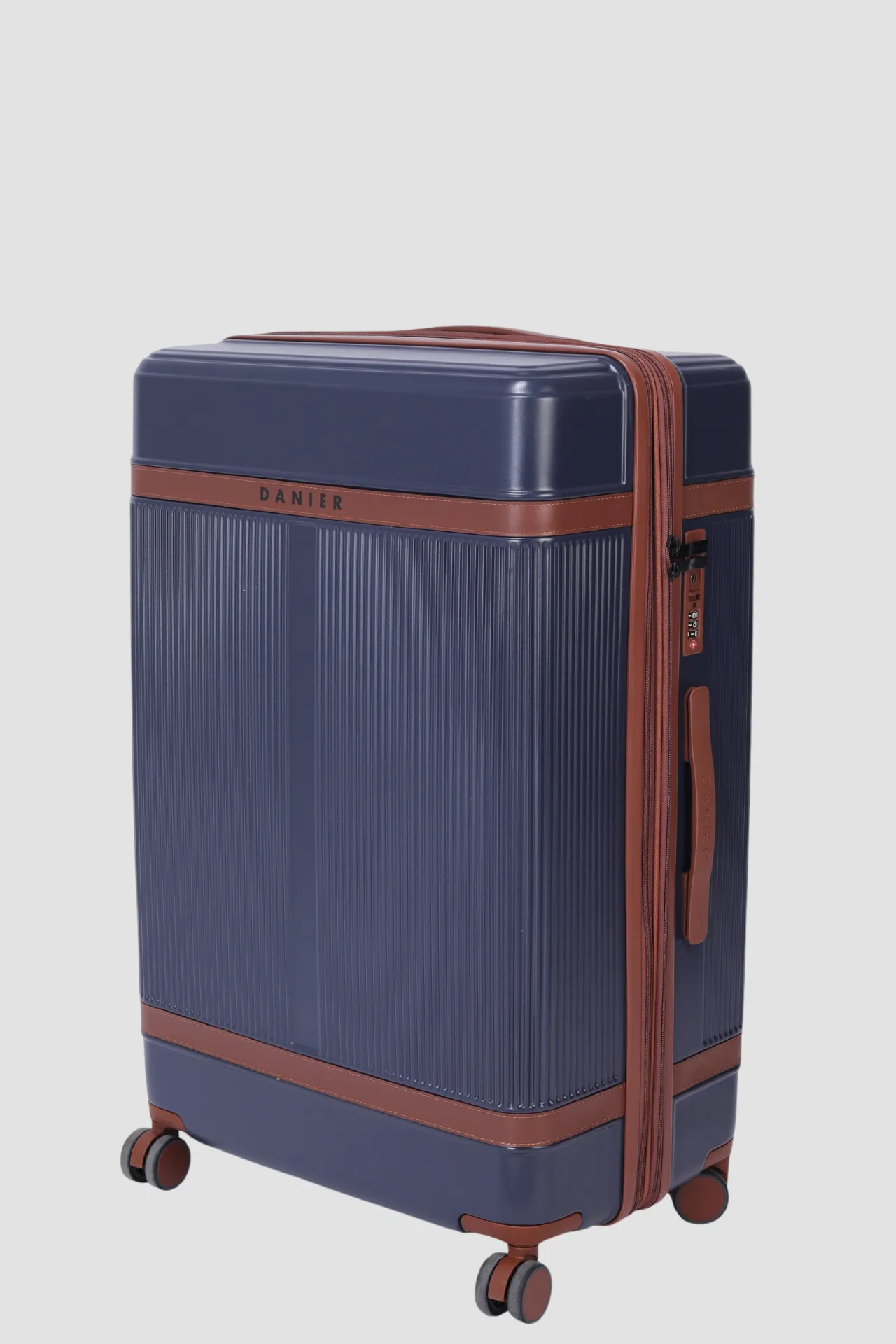 BOSTON 28" LARGE LUGGAGE CASE sold by Danier product image thumbnail 3