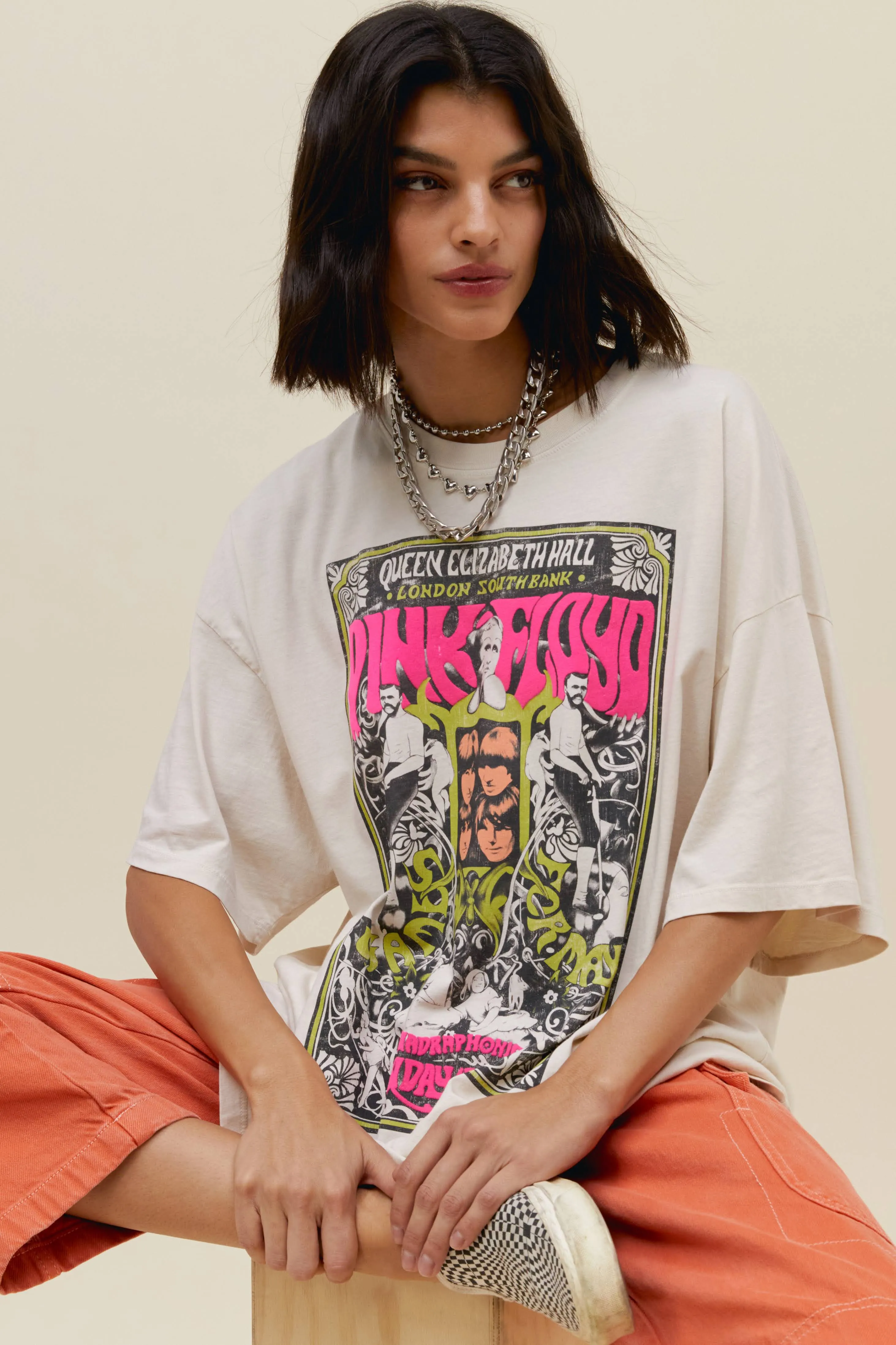 Pink Floyd Queen Elizabeth Poster OS Tee sold by Daydreamer