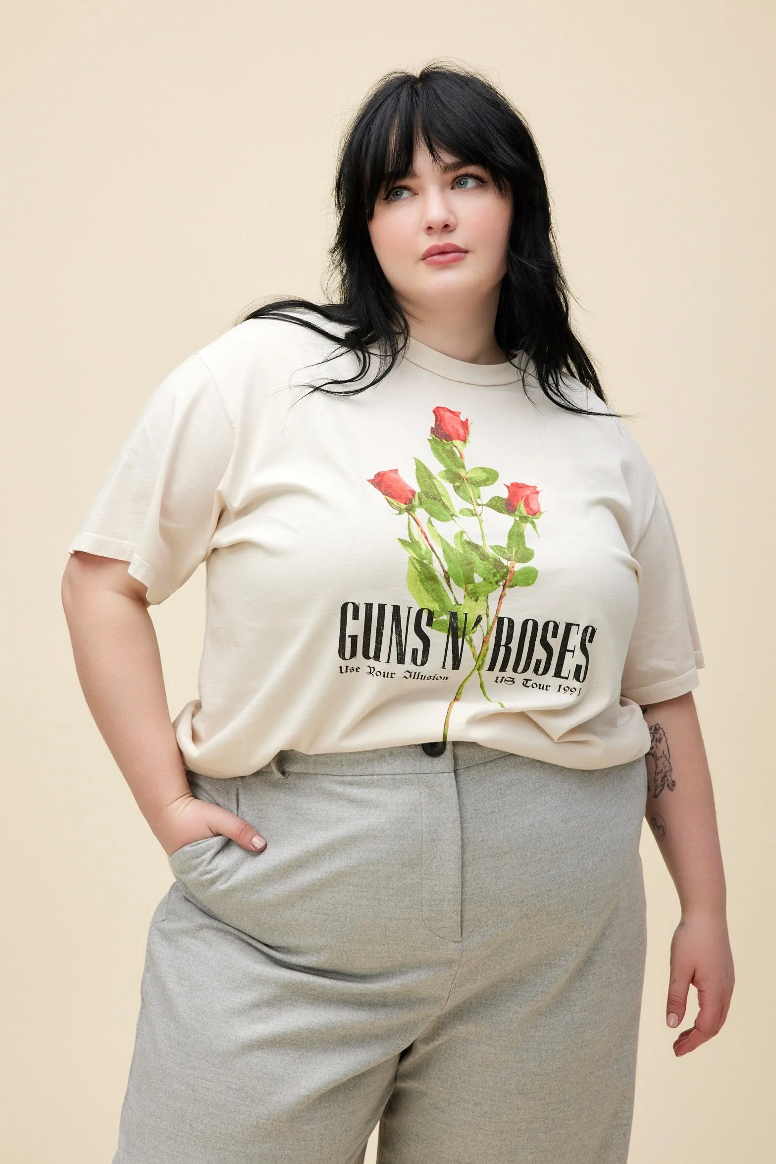 Guns N' Roses Use Your Illusion Roses Weekend Tee ES sold by Daydreamer product image thumbnail 2