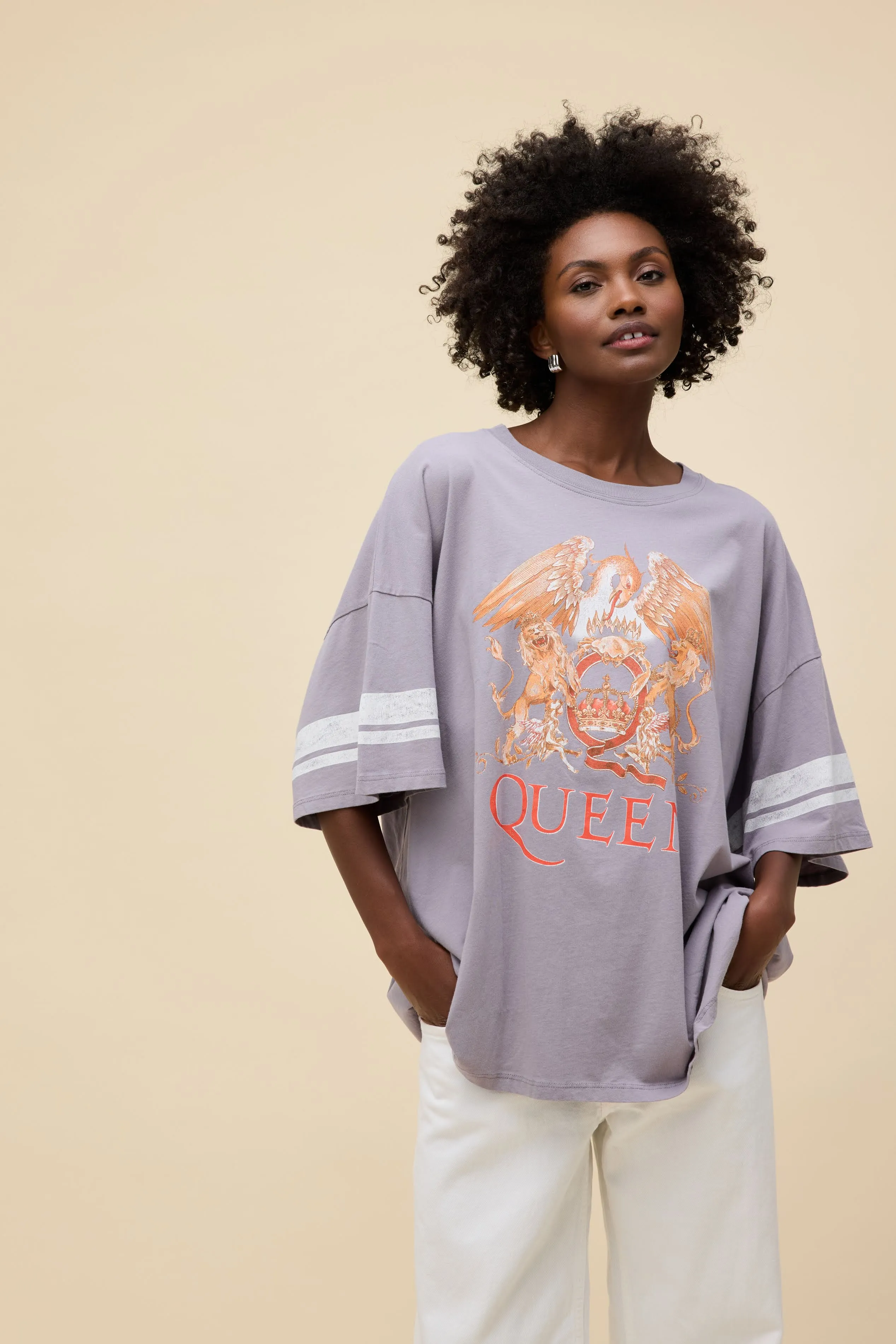 QUEEN VARSITY CREST OS TEE sold by Daydreamer product image thumbnail 2