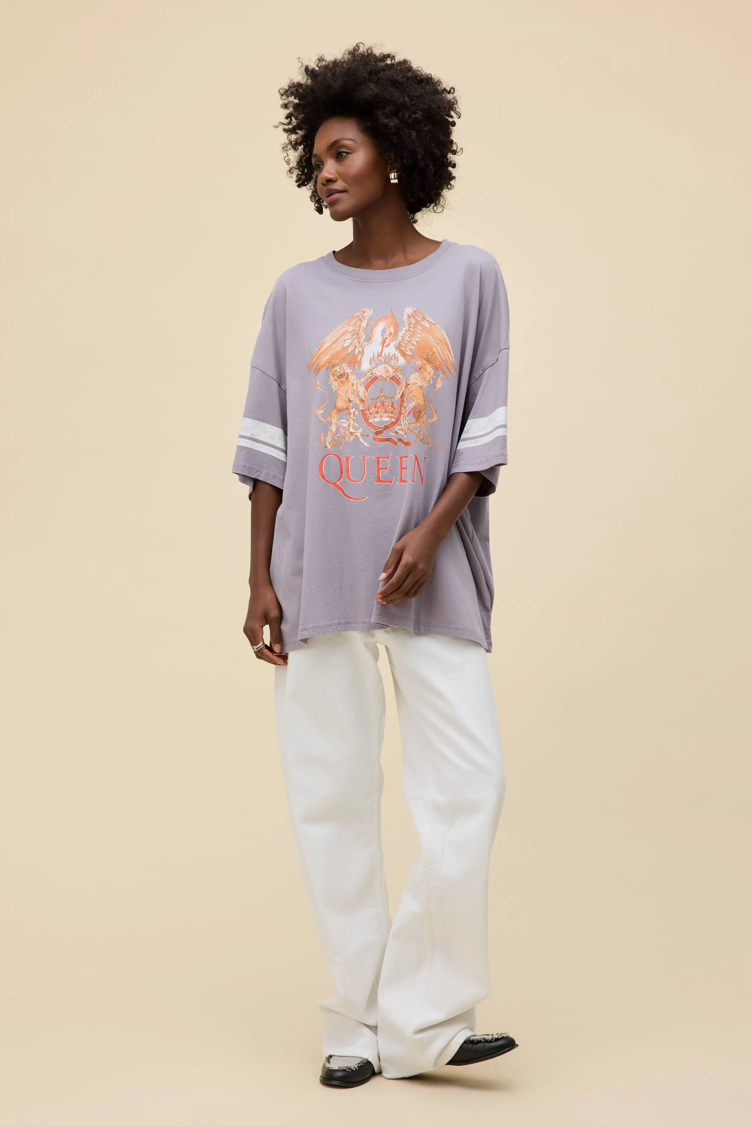 QUEEN VARSITY CREST OS TEE sold by Daydreamer