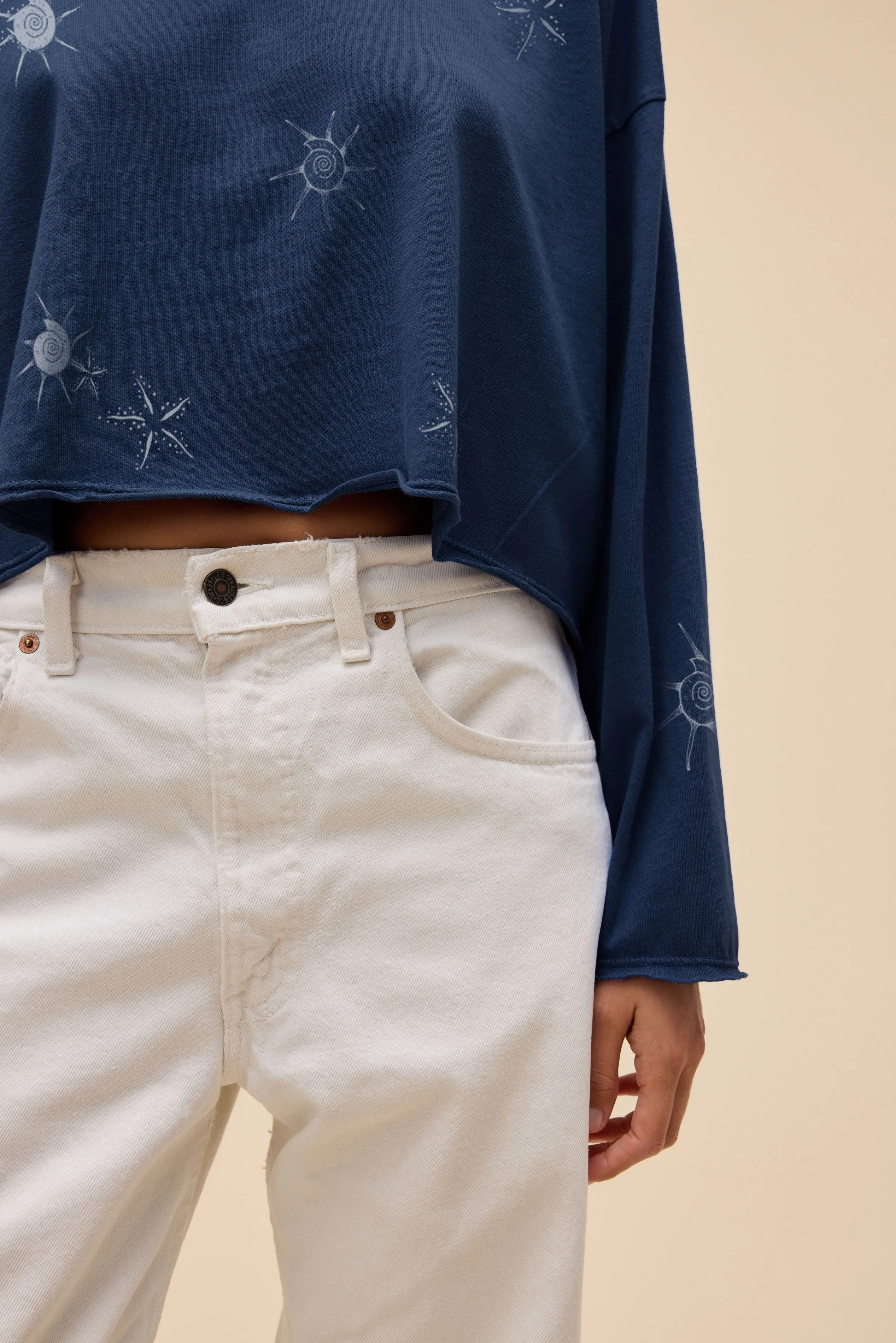 Bleach Starfish Off-The-Shoulder Long Sleeve sold by Daydreamer product image thumbnail 4