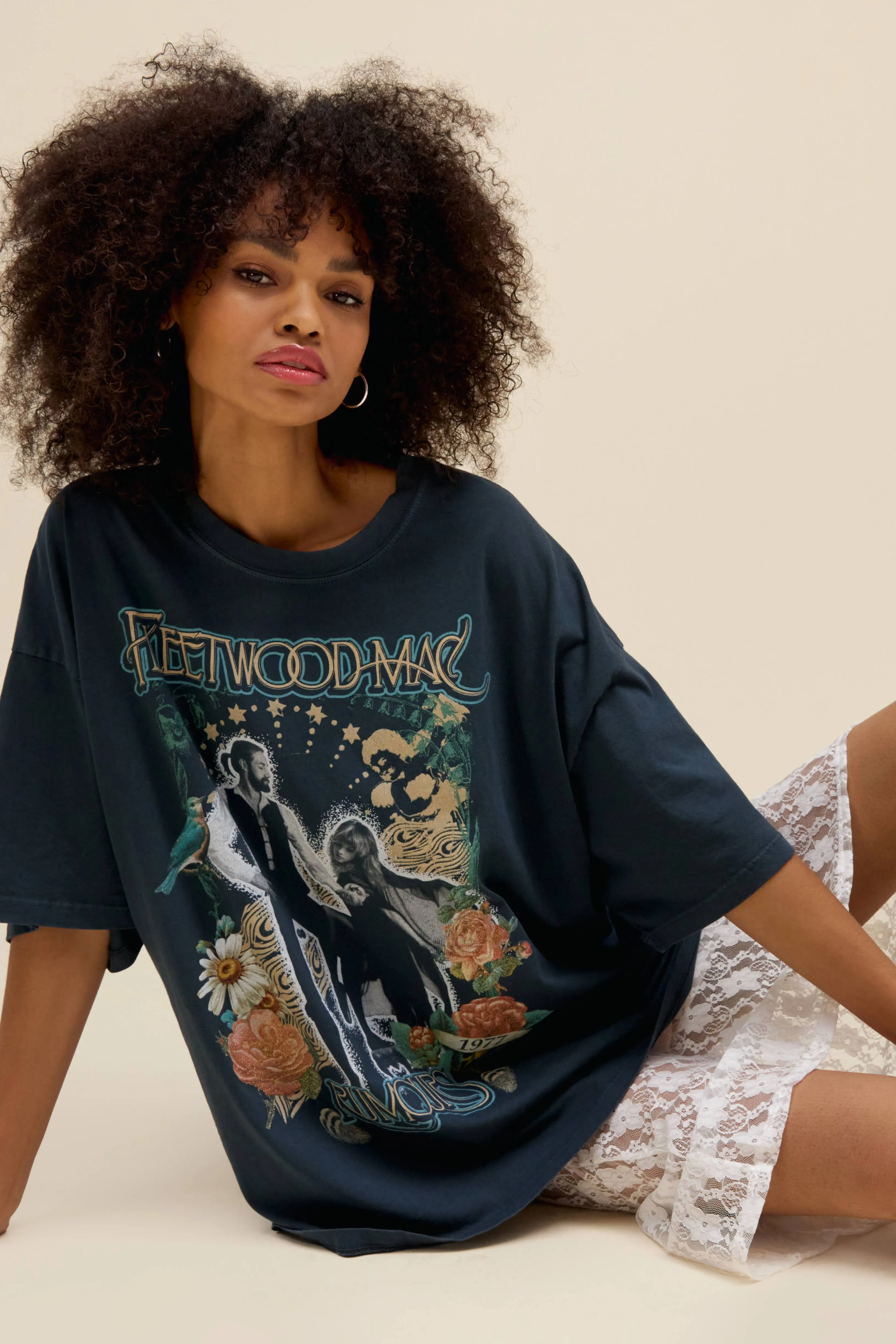 Fleetwood Mac Rumours OS Tee in Vintage Black sold by Daydreamer product image thumbnail 4