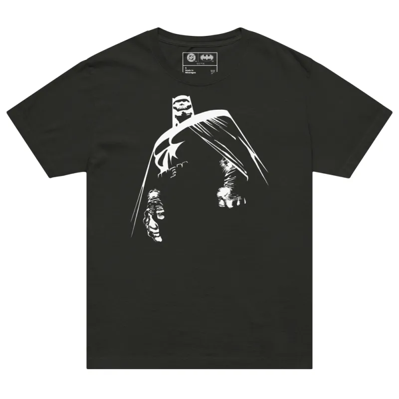 BATMAN: THE DARK KNIGHT RETURNS T-shirt Triumphant Vintage made by DC Comics