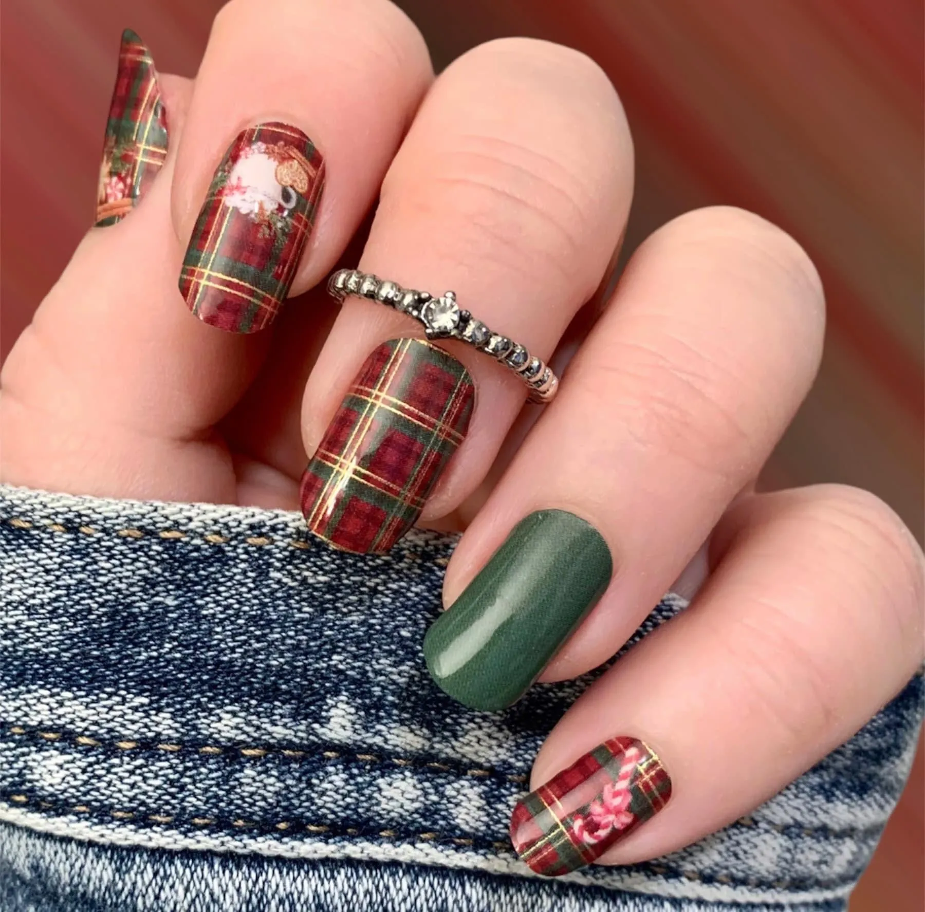 Sweet Christmas Plaid - Designer Nail Polish Wraps sold by De's Nails product image thumbnail 2