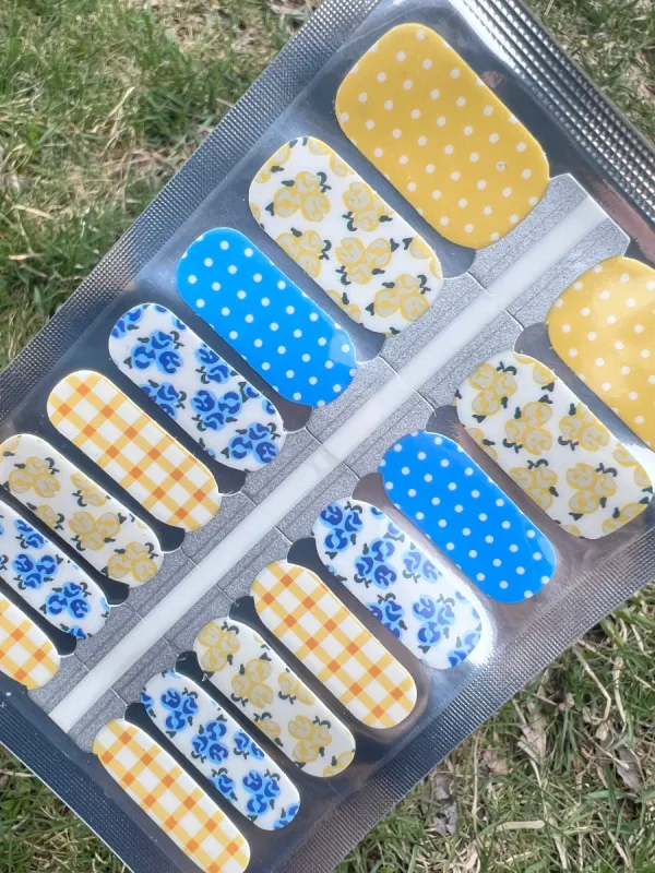 Summer Spread -  Designer Nail Polish Wraps sold by De's Nails