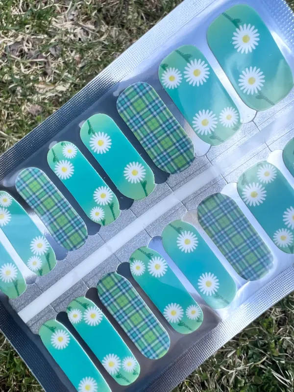 Daisy Greens  -  Designer Nail Polish Wraps sold by De's Nails