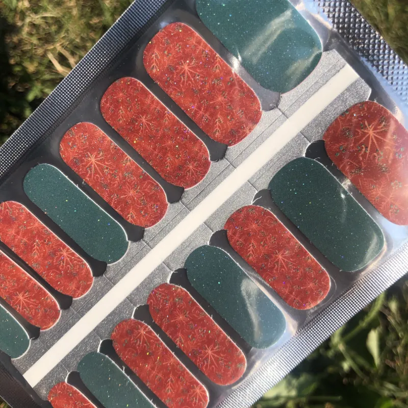 Sparkle My Leaf - Designer Nail Polish Wraps sold by De's Nails