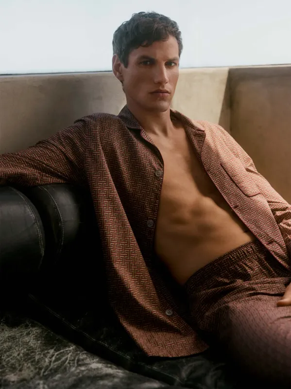 Men's Modern Fit Pajamas Ledbury 72 Cotton Batiste Burgundy sold by Derek Rose