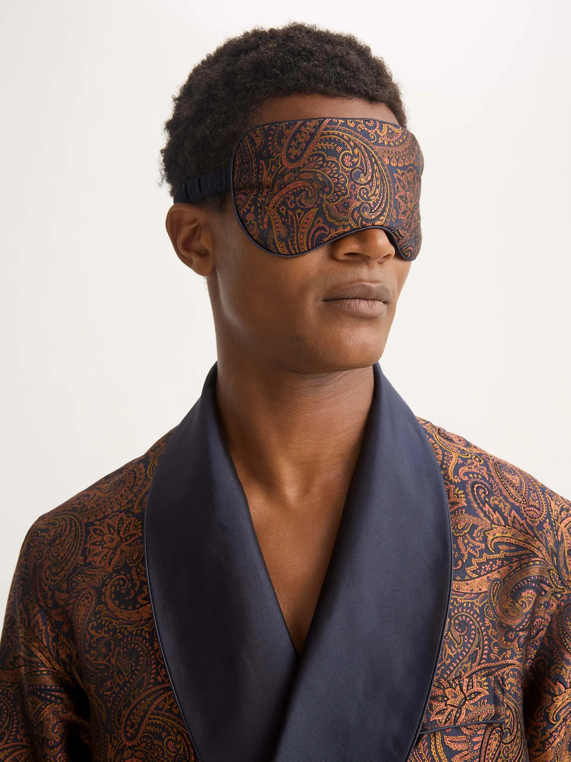 Silk Eye Mask Jacquard Navy Blue & Antique Gold Paisley Weave sold by Derek Rose product image thumbnail 4