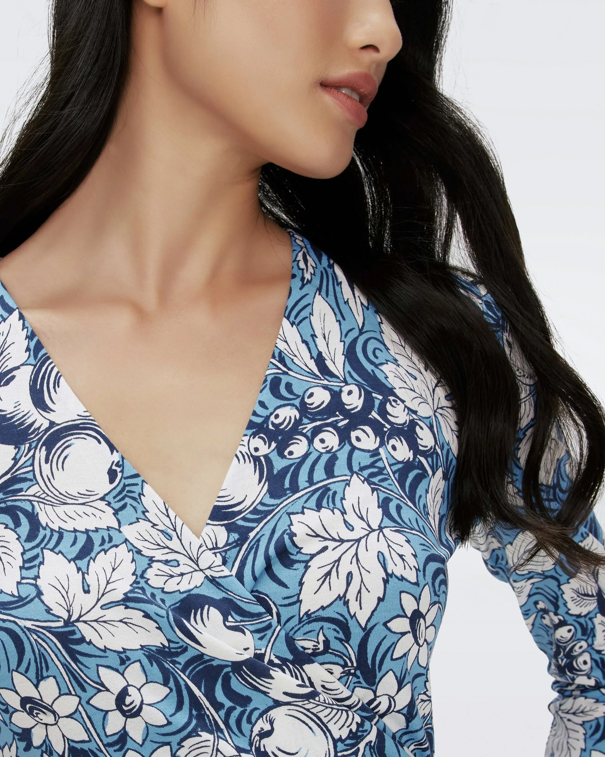 Julian Silk Jersey Wrap Dress sold by Diane Von Furstenberg product image thumbnail 4