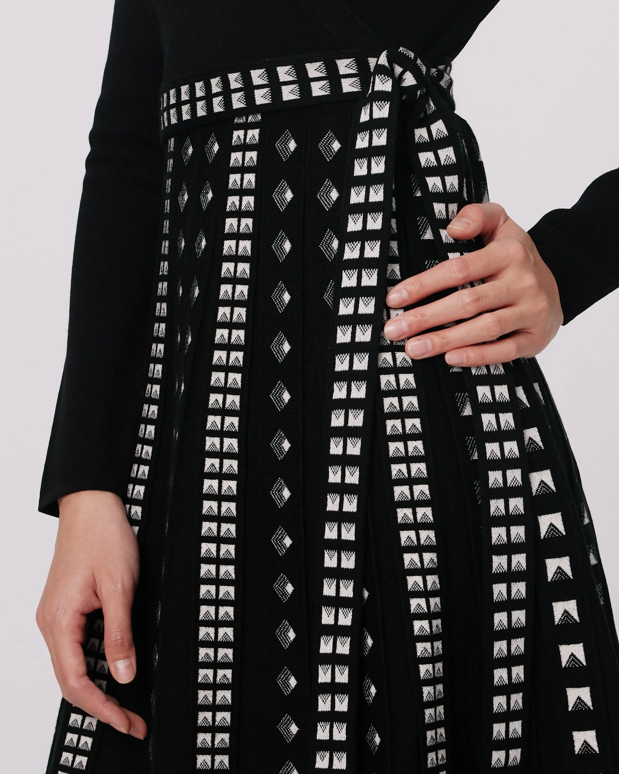 Chelsea Knit Jacquard Dress sold by Diane Von Furstenberg product image thumbnail 4