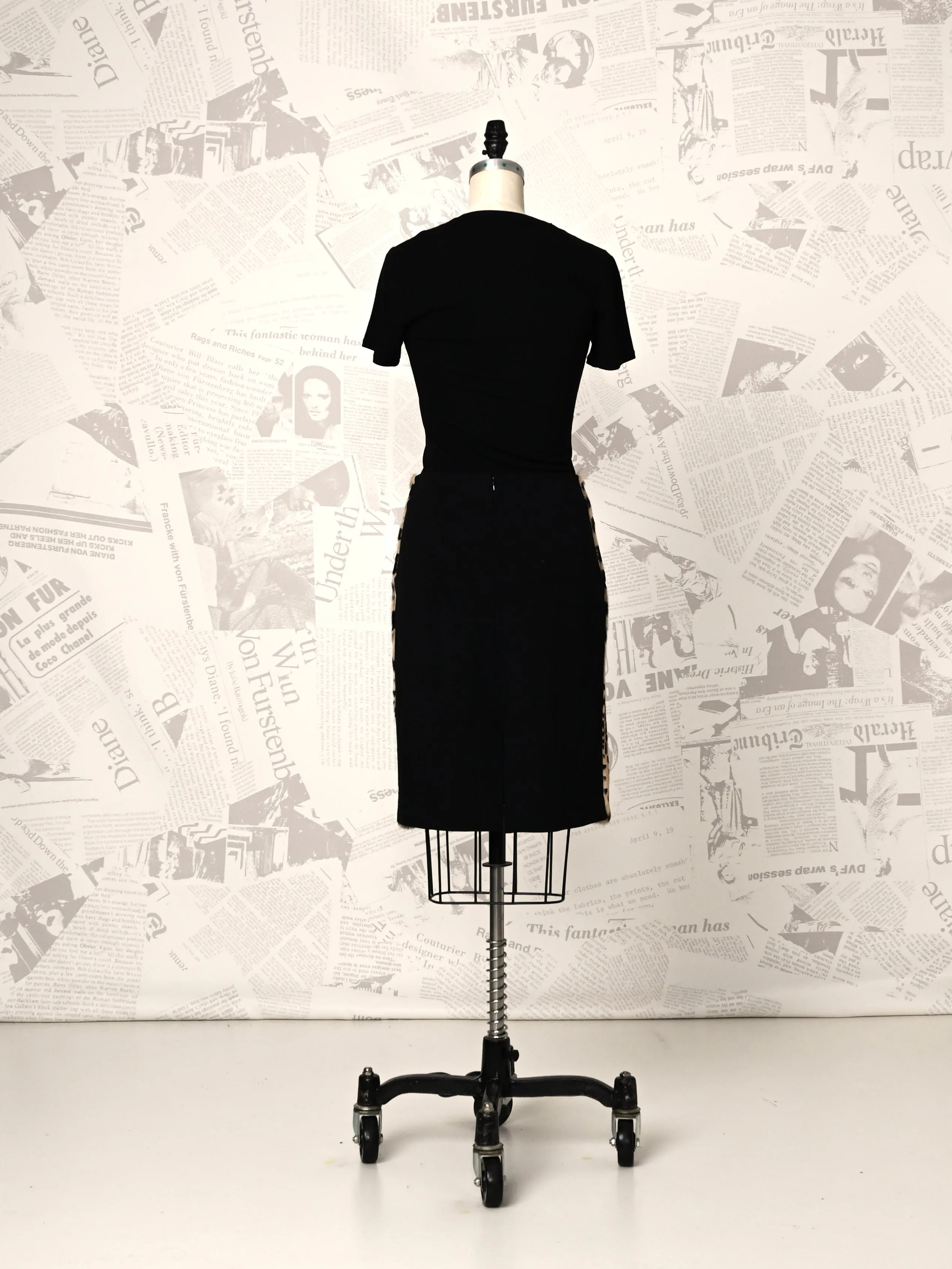 Vania Lamb Leather Skirt (Look 8) - DVF Vintage sold by Diane Von Furstenberg product image thumbnail 2