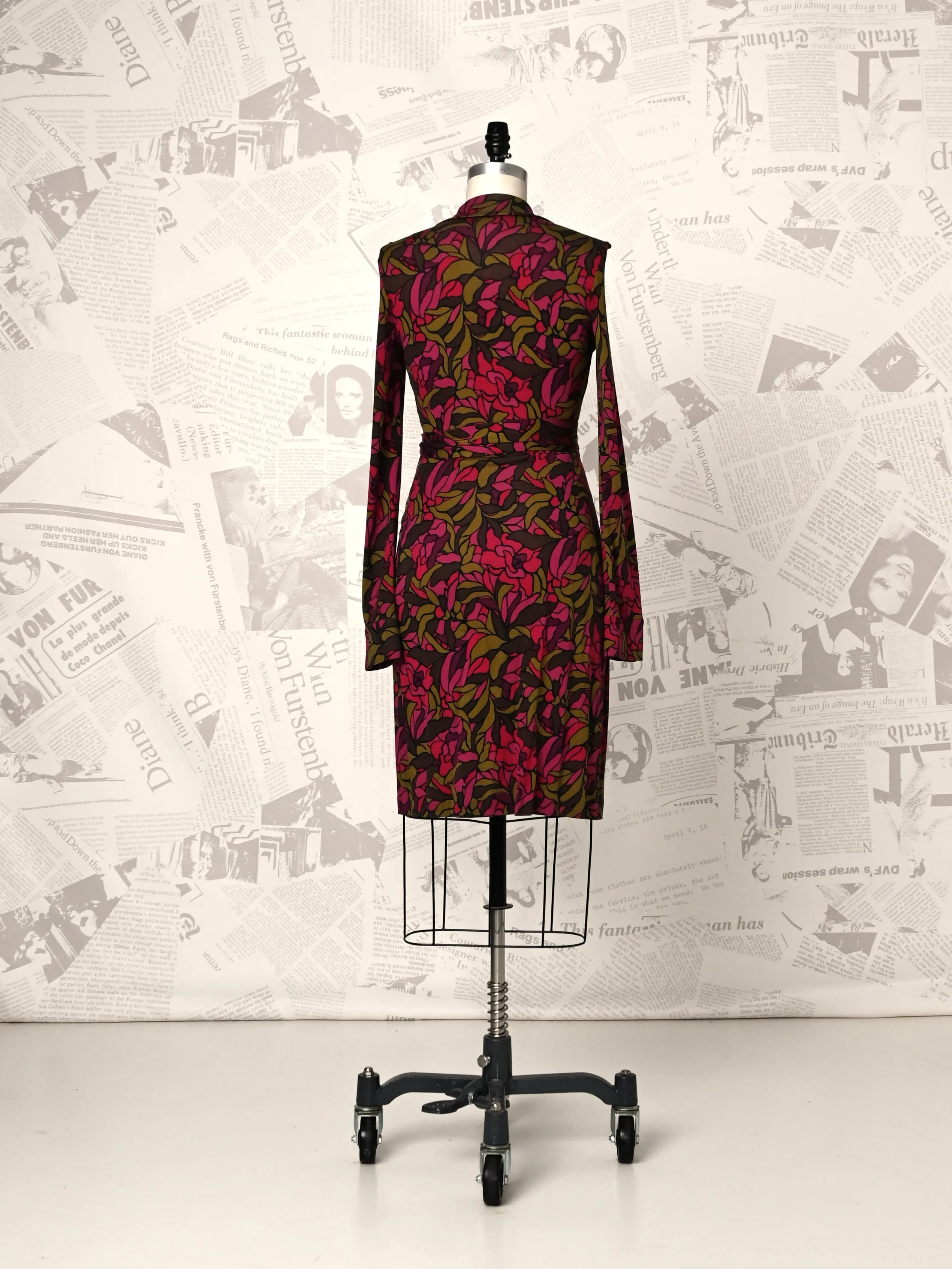 Jeanne Silk Wrap Dress - DVF Vintage sold by Diane Von Furstenberg product image thumbnail 2