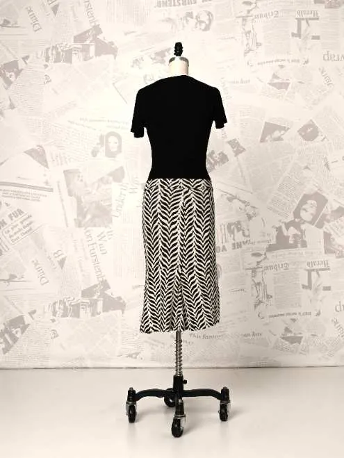 Knit Knee Length Skirt - DVF Vintage sold by Diane Von Furstenberg product image thumbnail 2